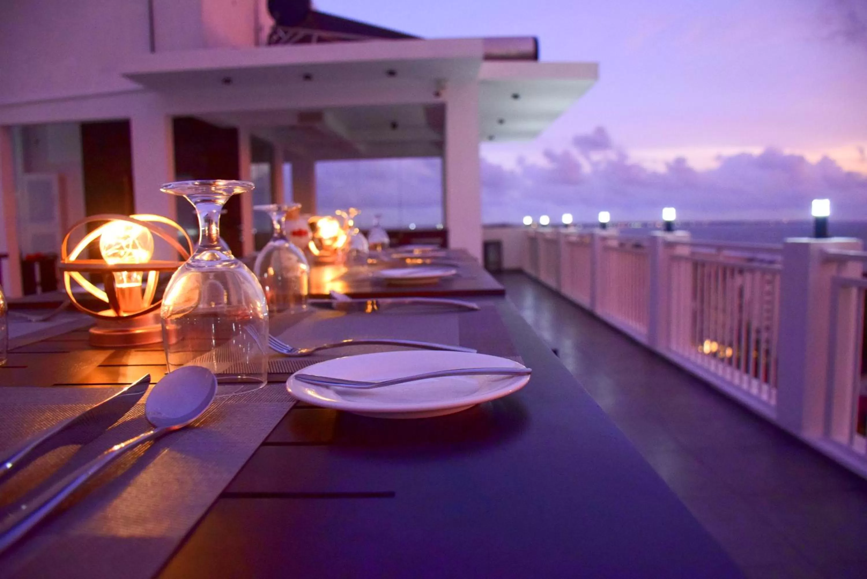 Restaurant/places to eat in Ruvisha Beach Hotel