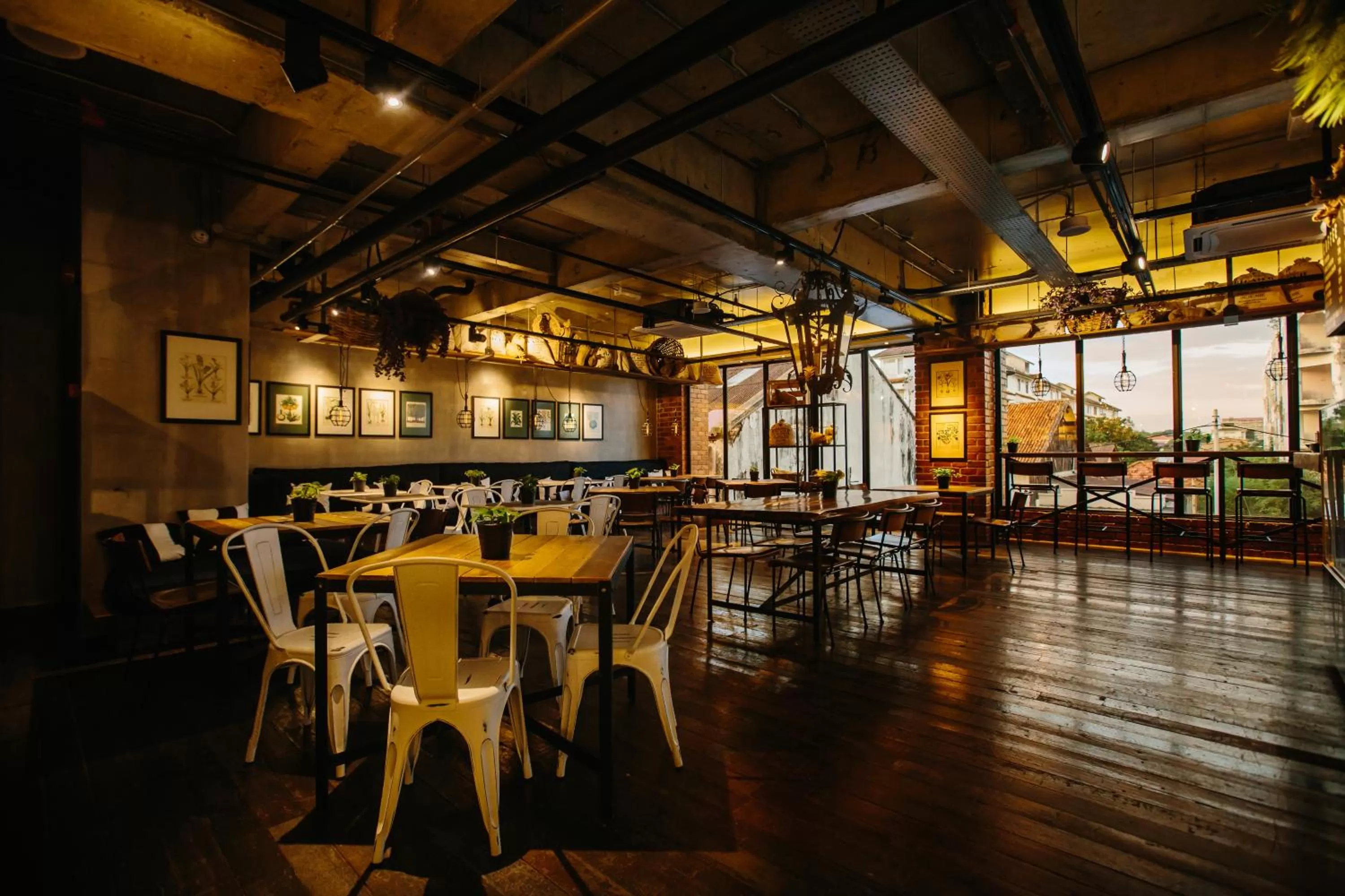 Restaurant/places to eat in Rosa Malacca