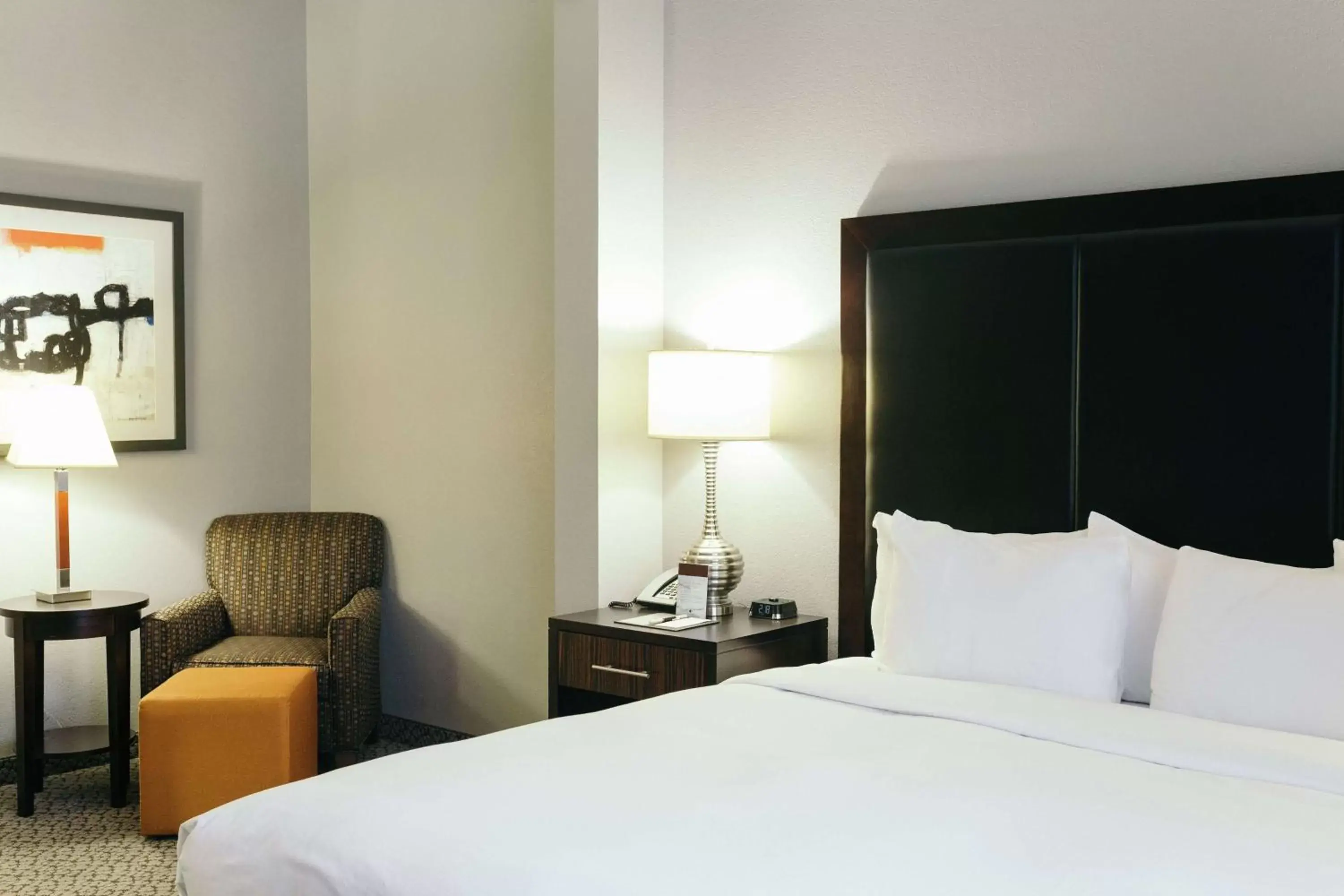 1 King Bed Nonsmoking in Hilton Garden Inn Des Moines Airport 1 King Bed Nonsmoking in Hilton Garden Inn Des Moines Airport