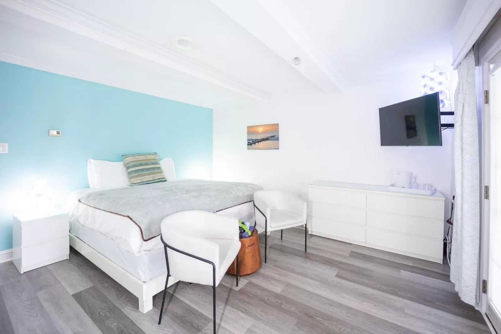 Bed in Canalside Inn