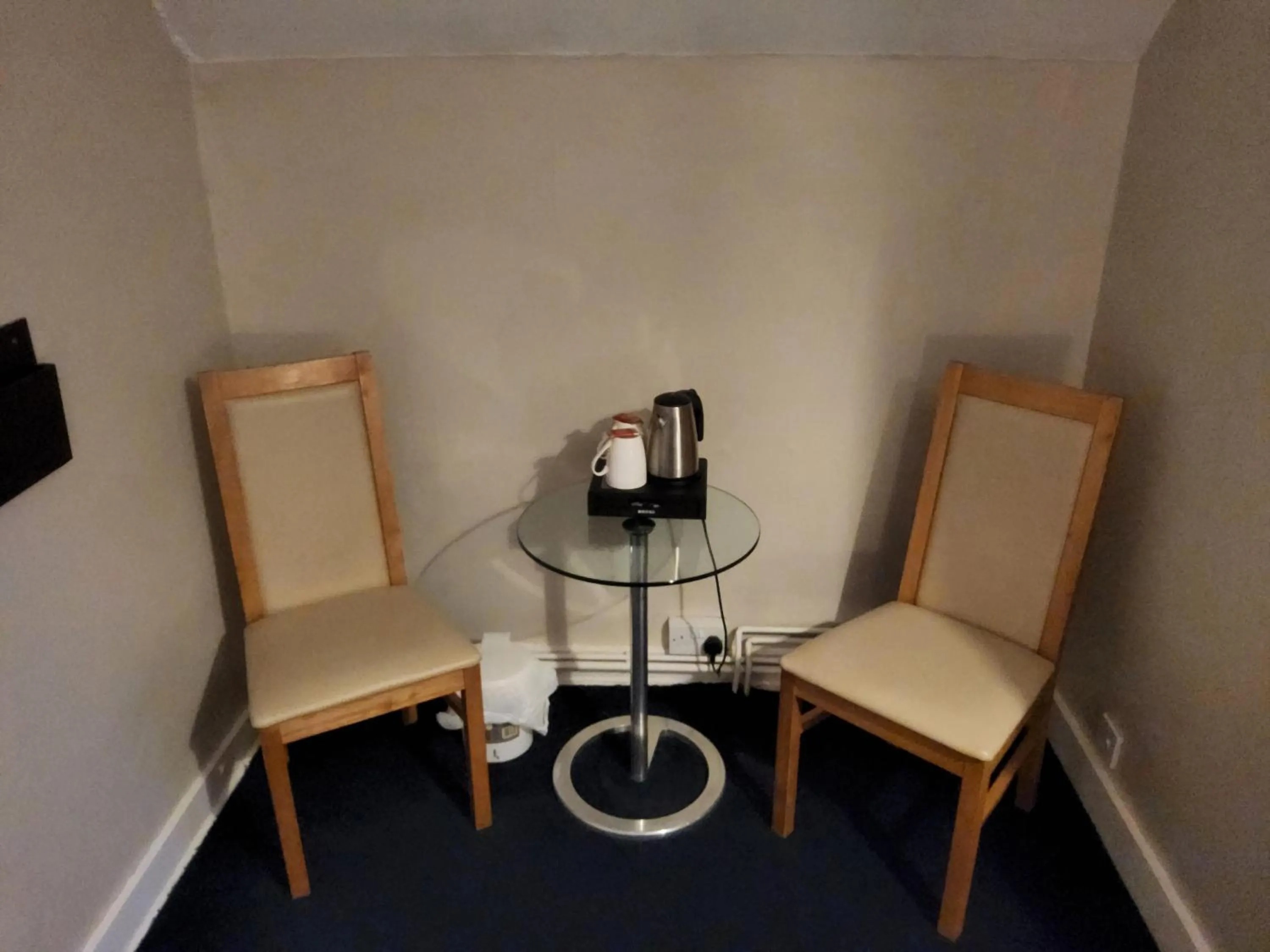 Coffee/tea facilities in The Avenue Hotel