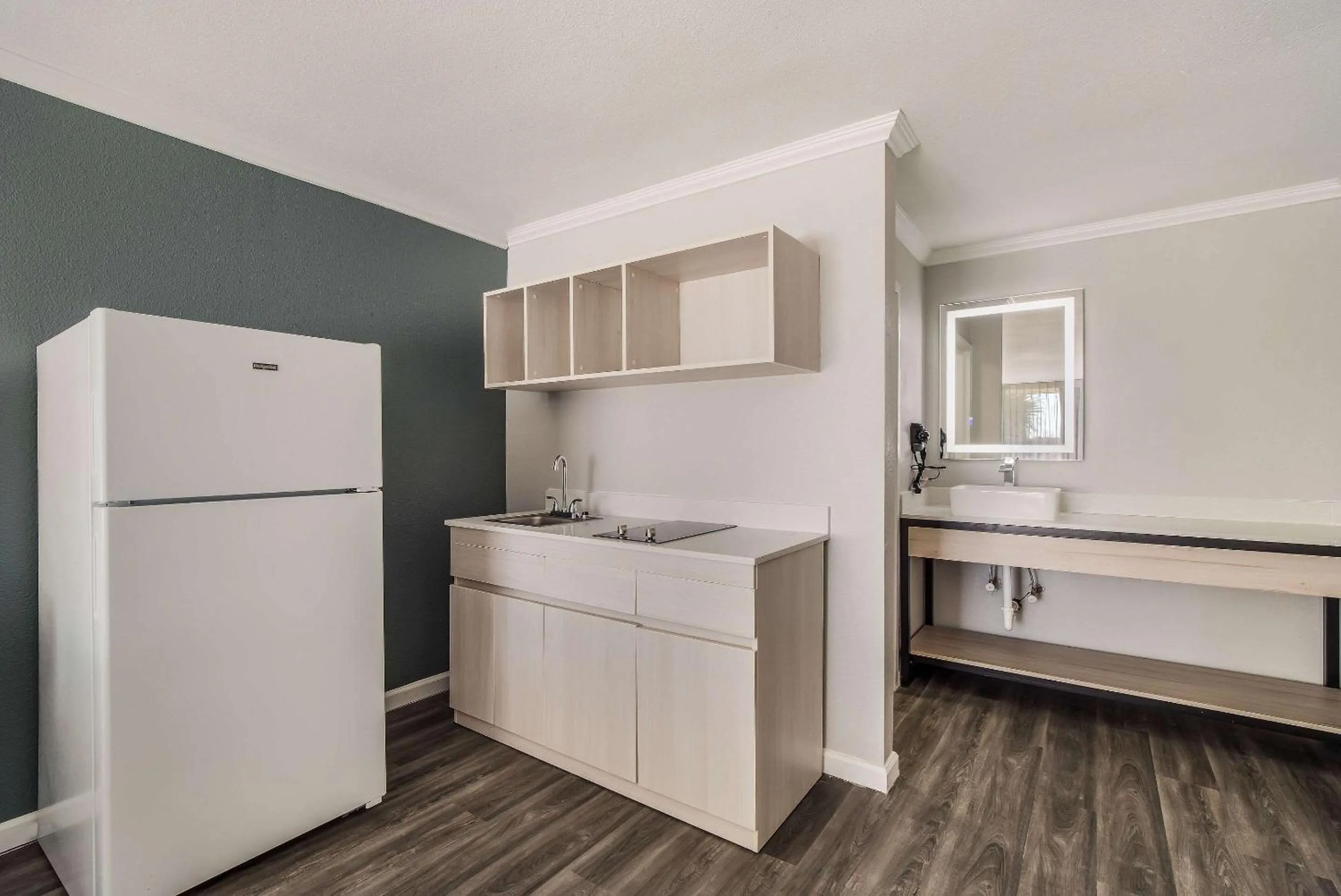 Kitchen or kitchenette in MainStay Suites Florence - Darlington