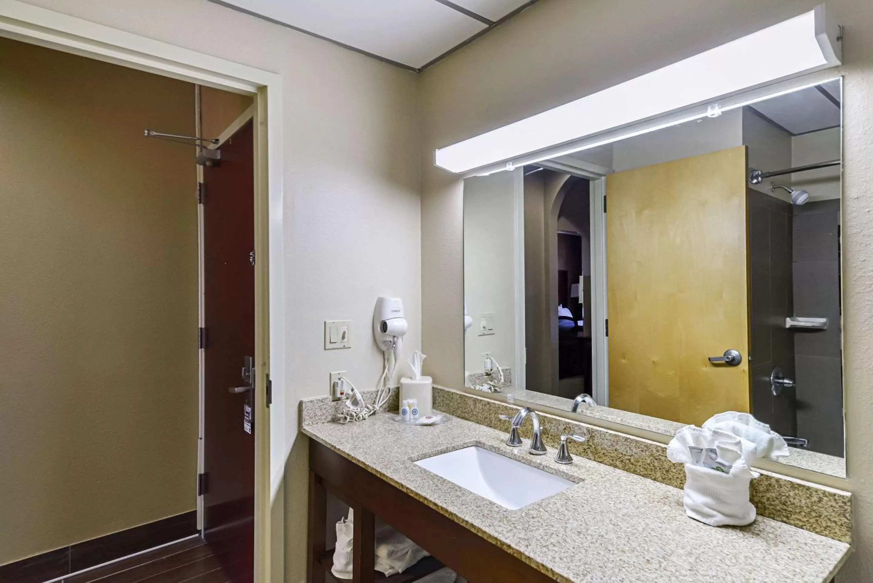 Bedroom in Quality Suites Lubbock Southwest