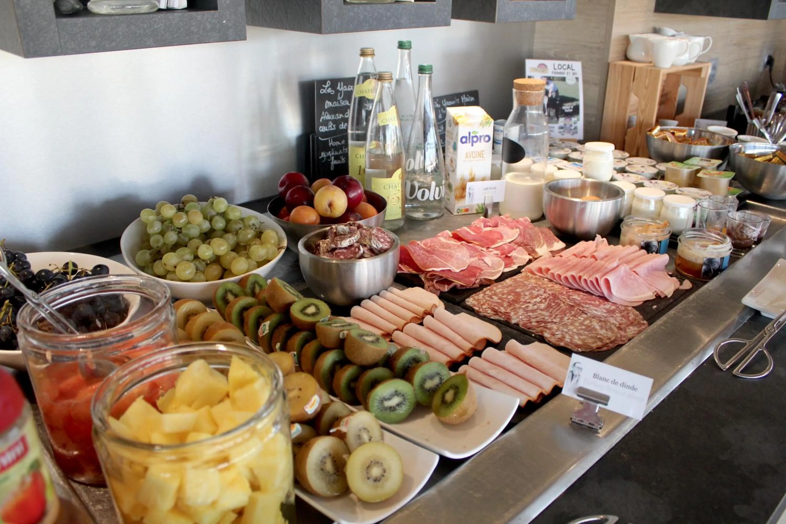 Breakfast in Hotel Litteraire Alexandre Vialatte, BW Signature Collection