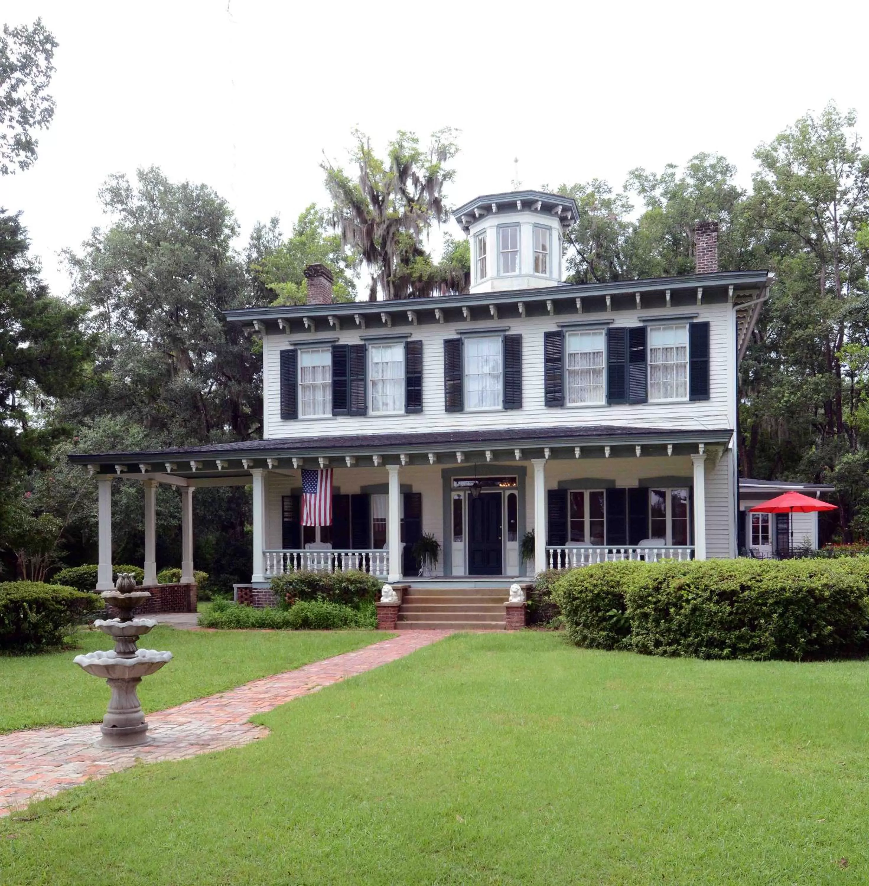Property Building in 1872 Denham Inn
