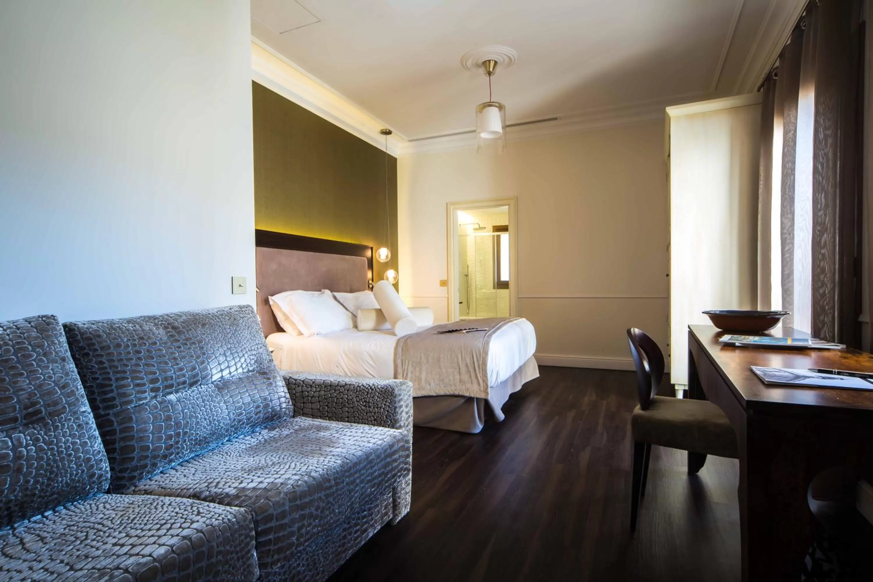 Bedroom, Bed in Hotel Hostal Cuba