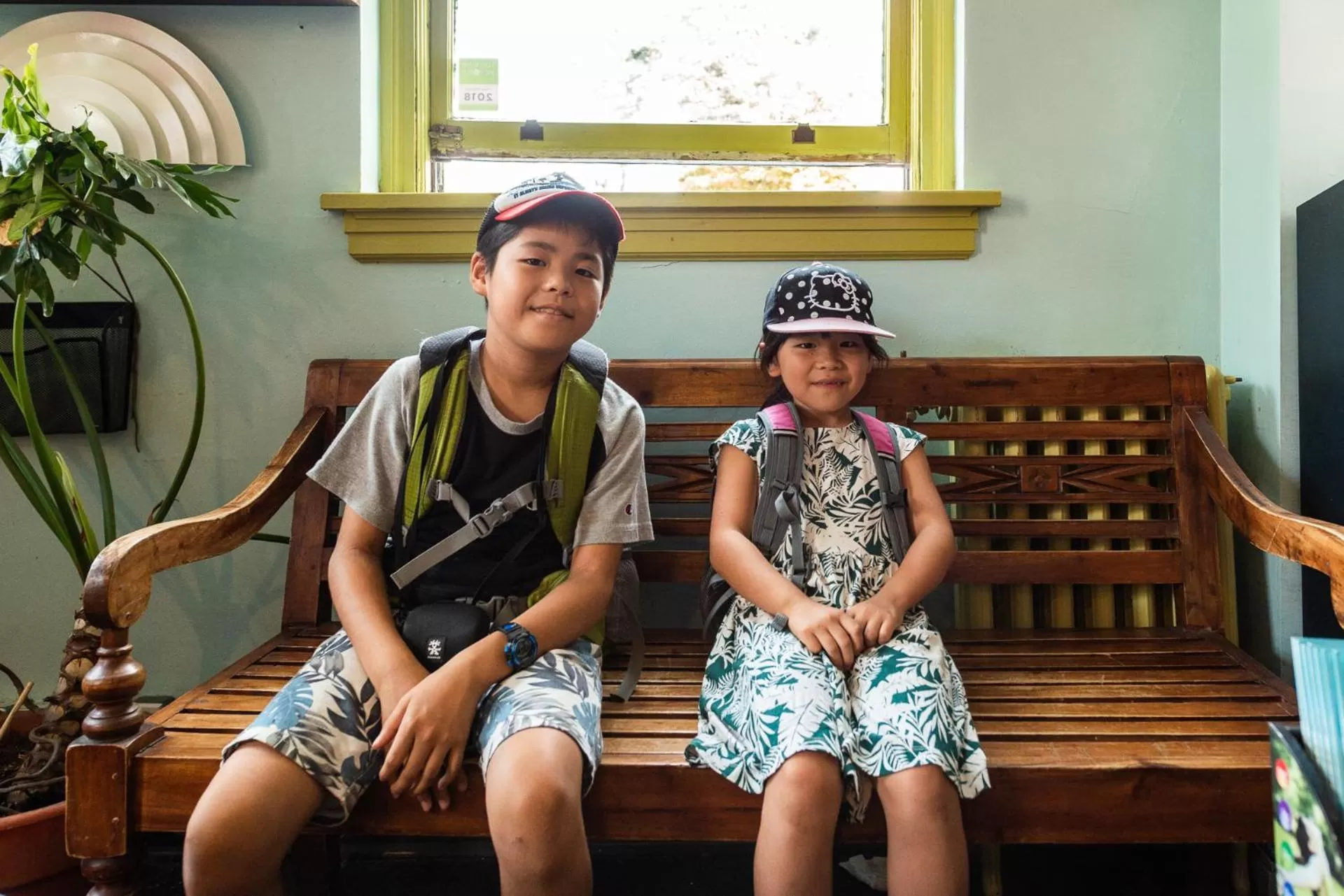 People in Ocean Island Inn | Backpackers | Suites