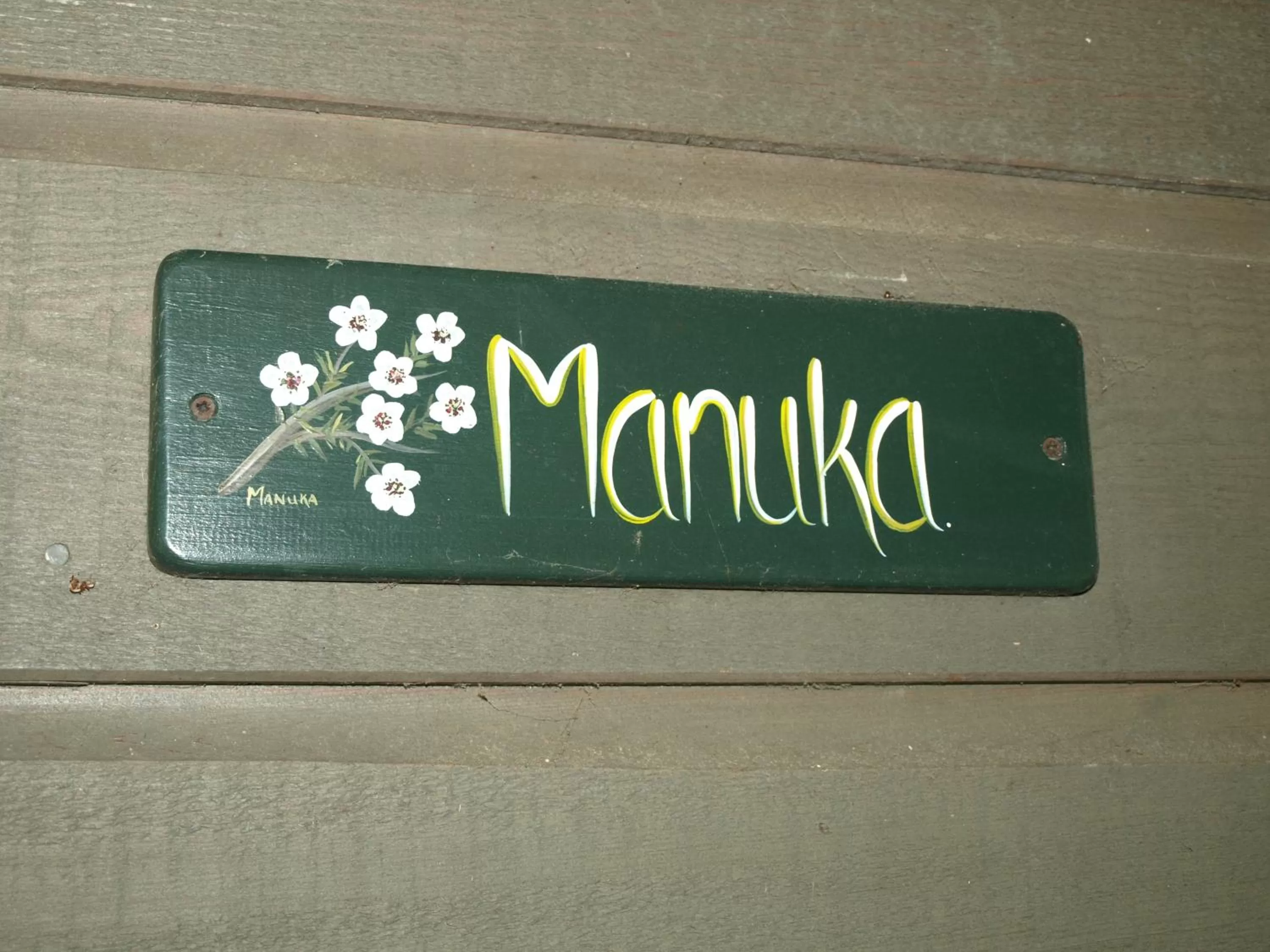 Decorative detail in Grafton Cottage & Chalets