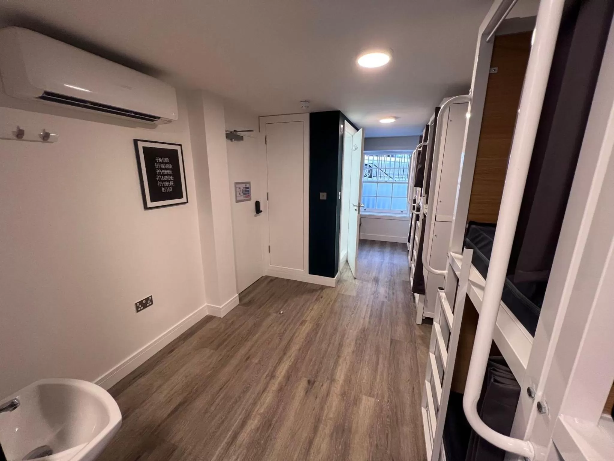 Bedroom in Smart Camden Inn