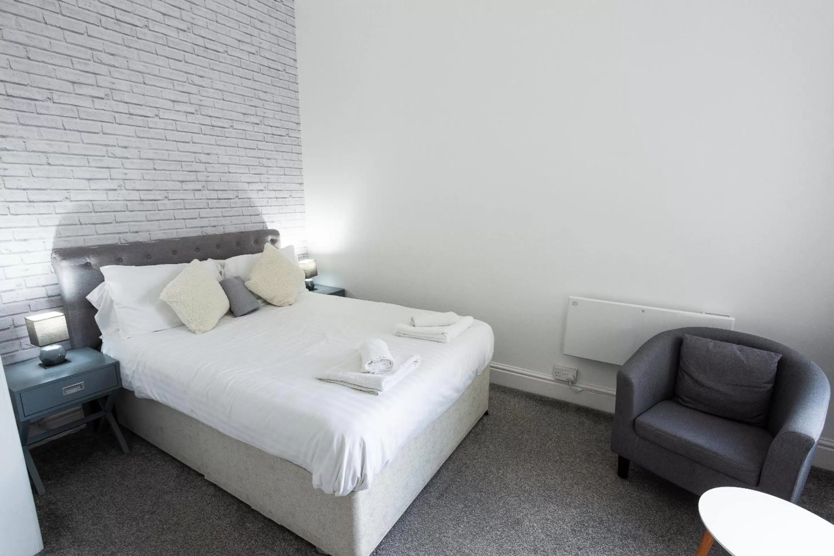 Bedroom in The Sea Lynn