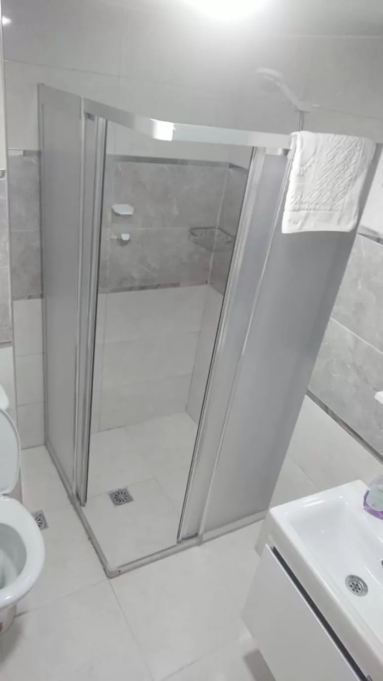 Bathroom in Ali's Pension