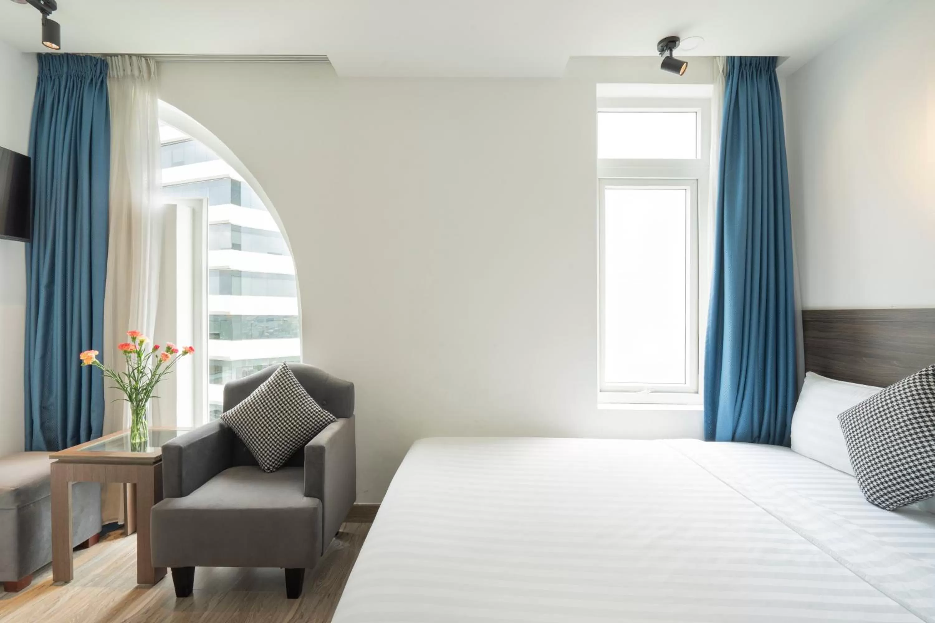 Bed in La Airport Tan Binh Hotel