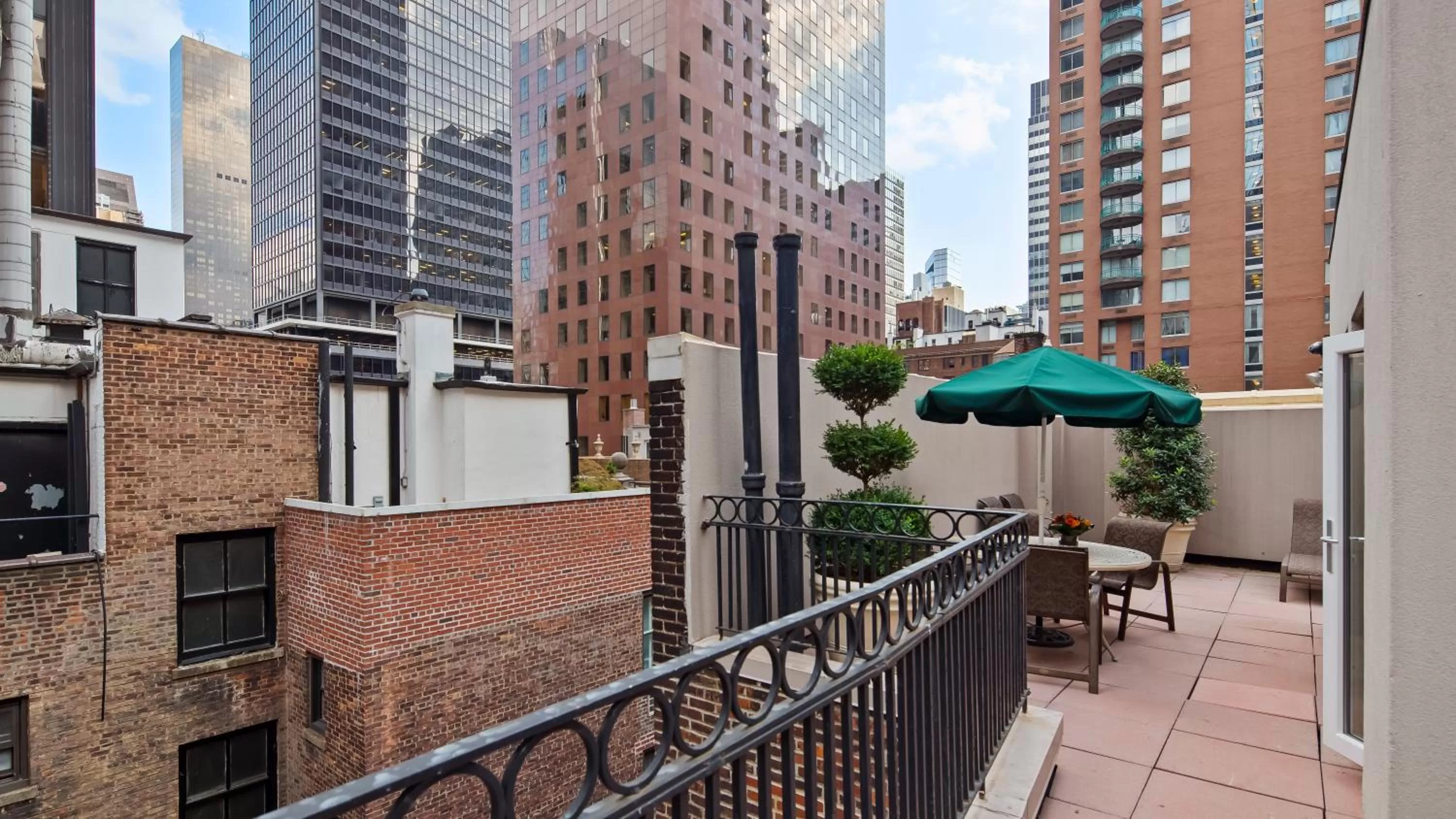 Patio in Best Western Plus Hospitality House Suites