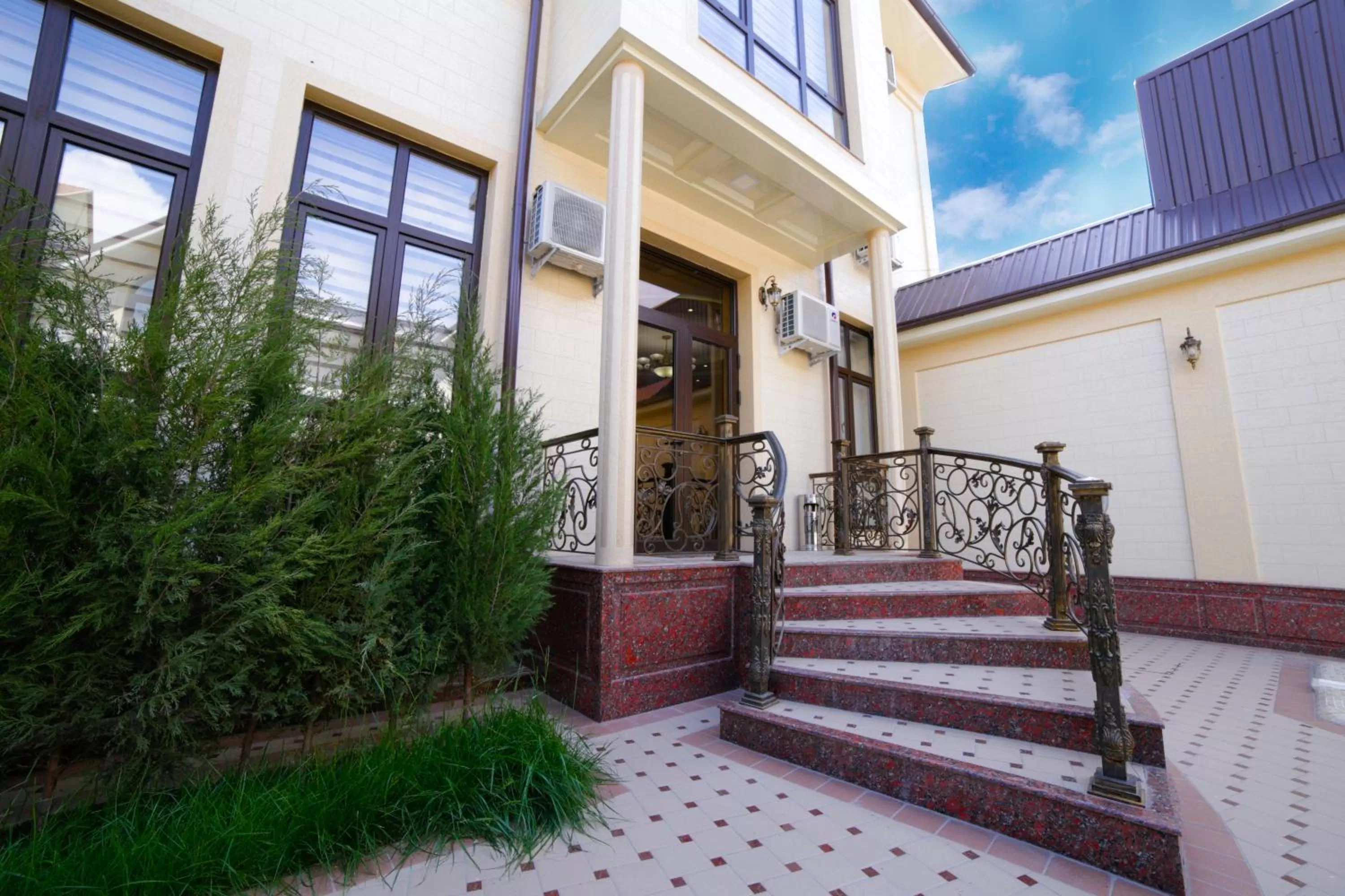 Facade/entrance in Alliance Hotel Tashkent