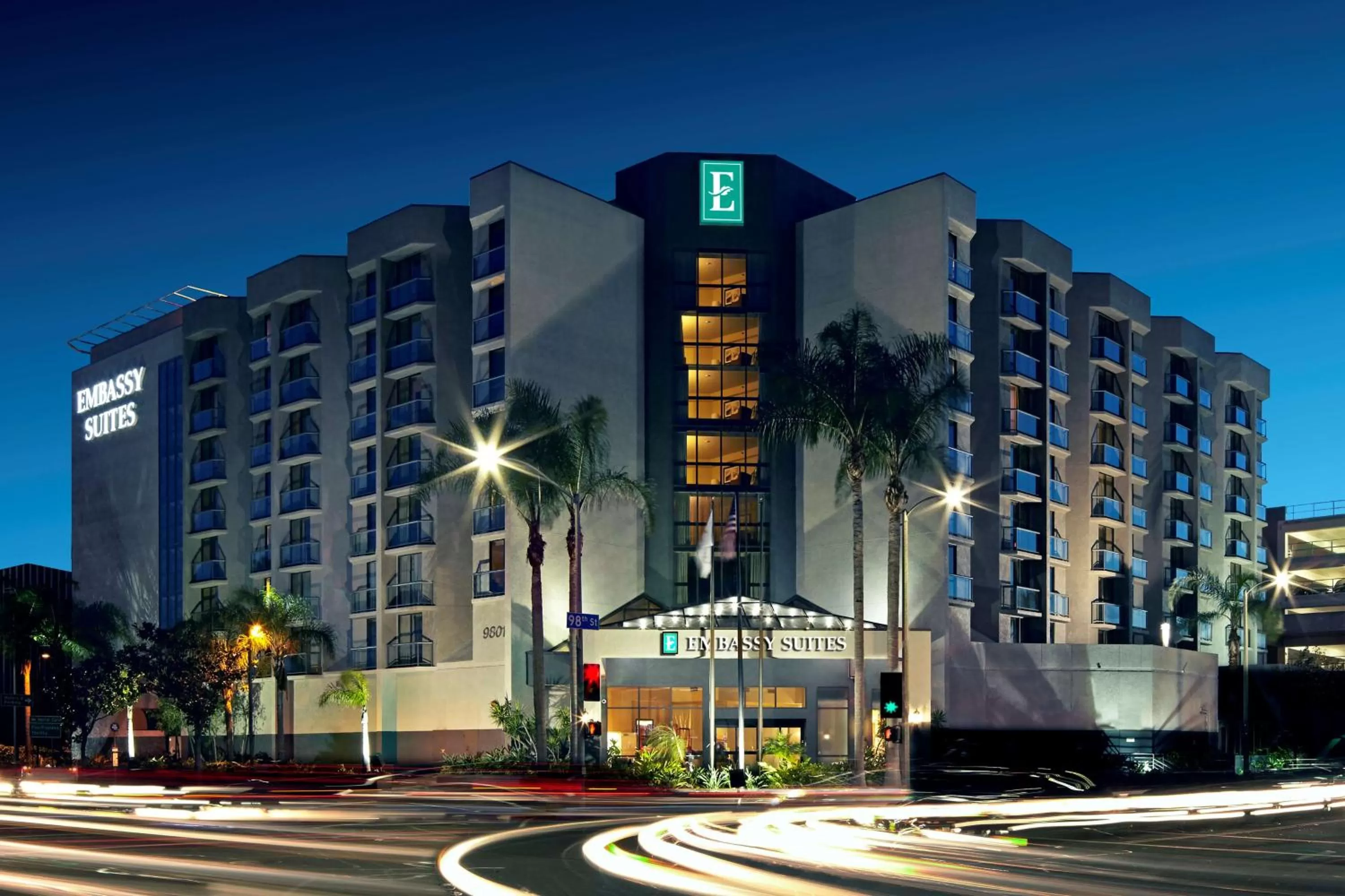 Property building in Embassy Suites Los Angeles - International Airport/North
