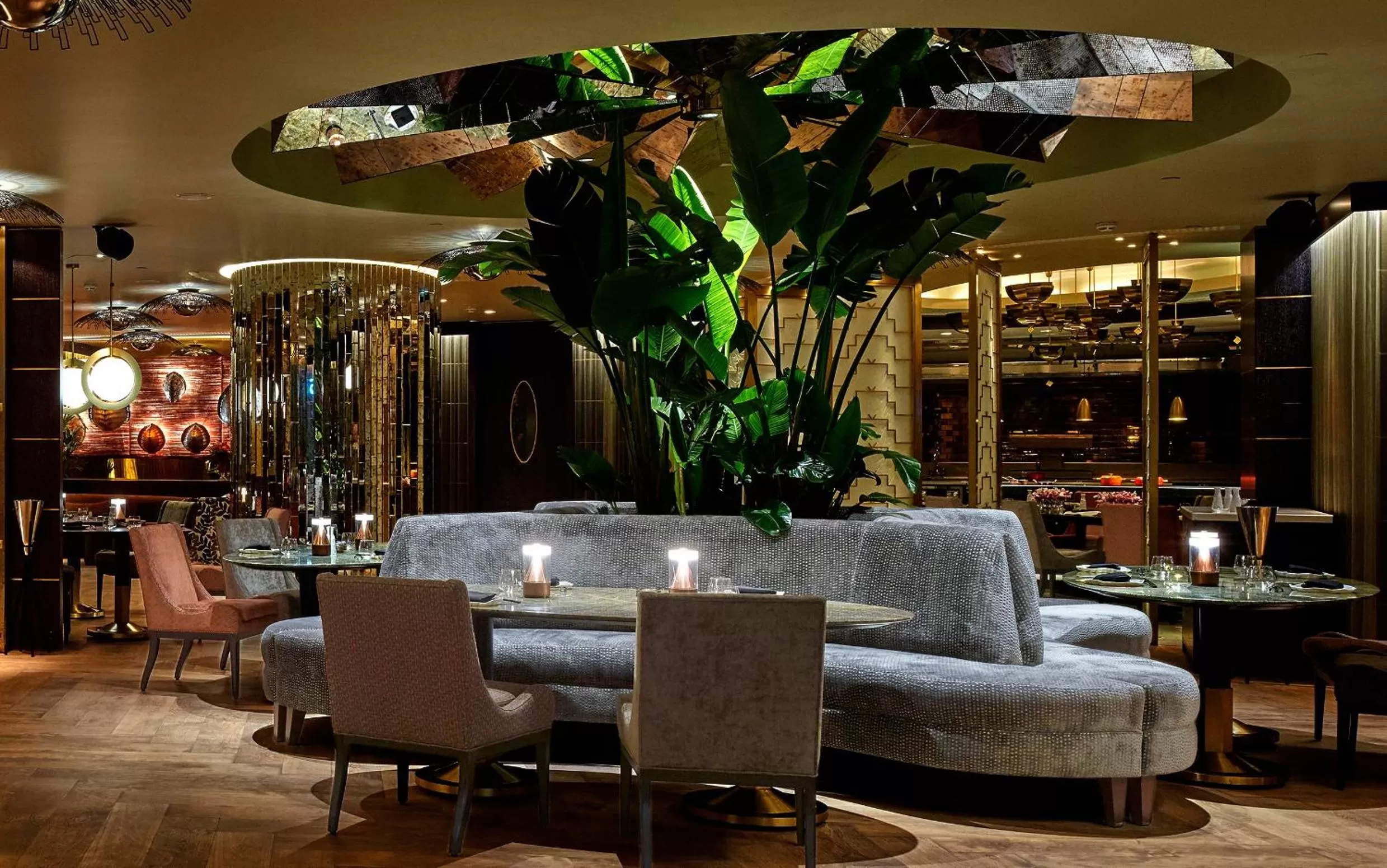 Restaurant/places to eat in Raffles Istanbul