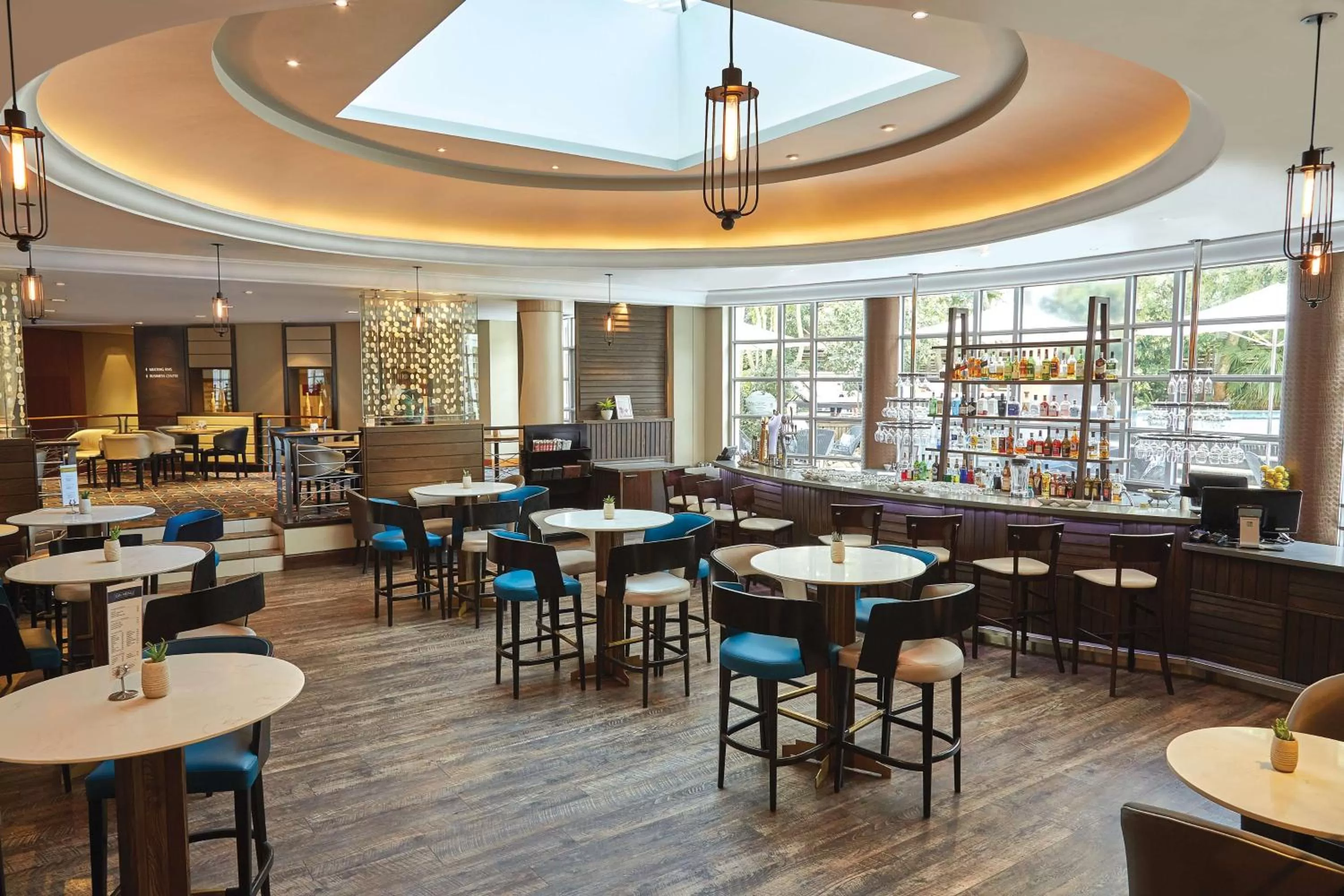 Lounge or bar in Southern Sun Waterfront Cape Town