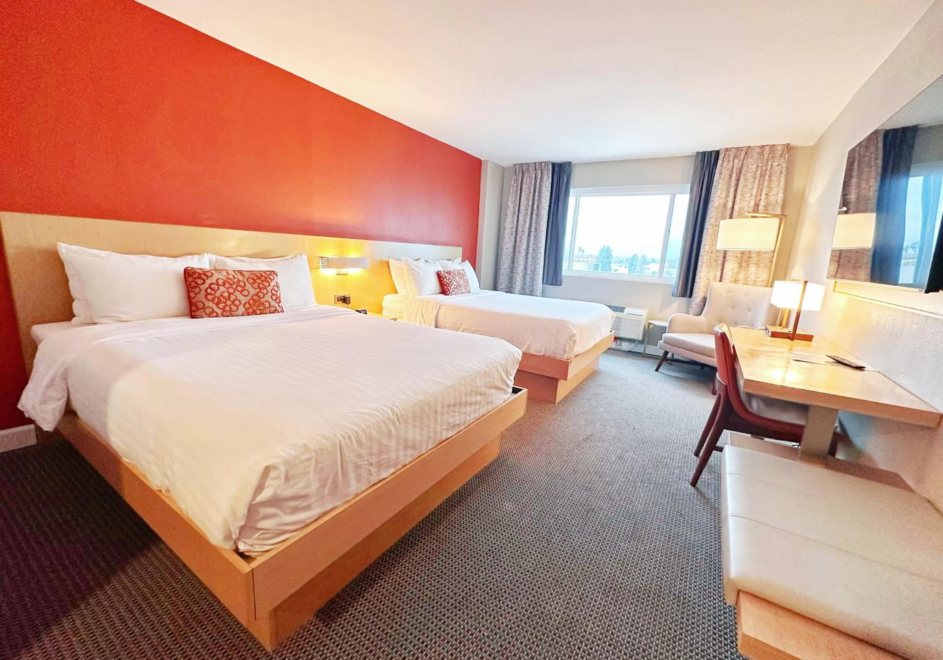 Bed in Lincoln Hotel Monterey Park Los Angeles