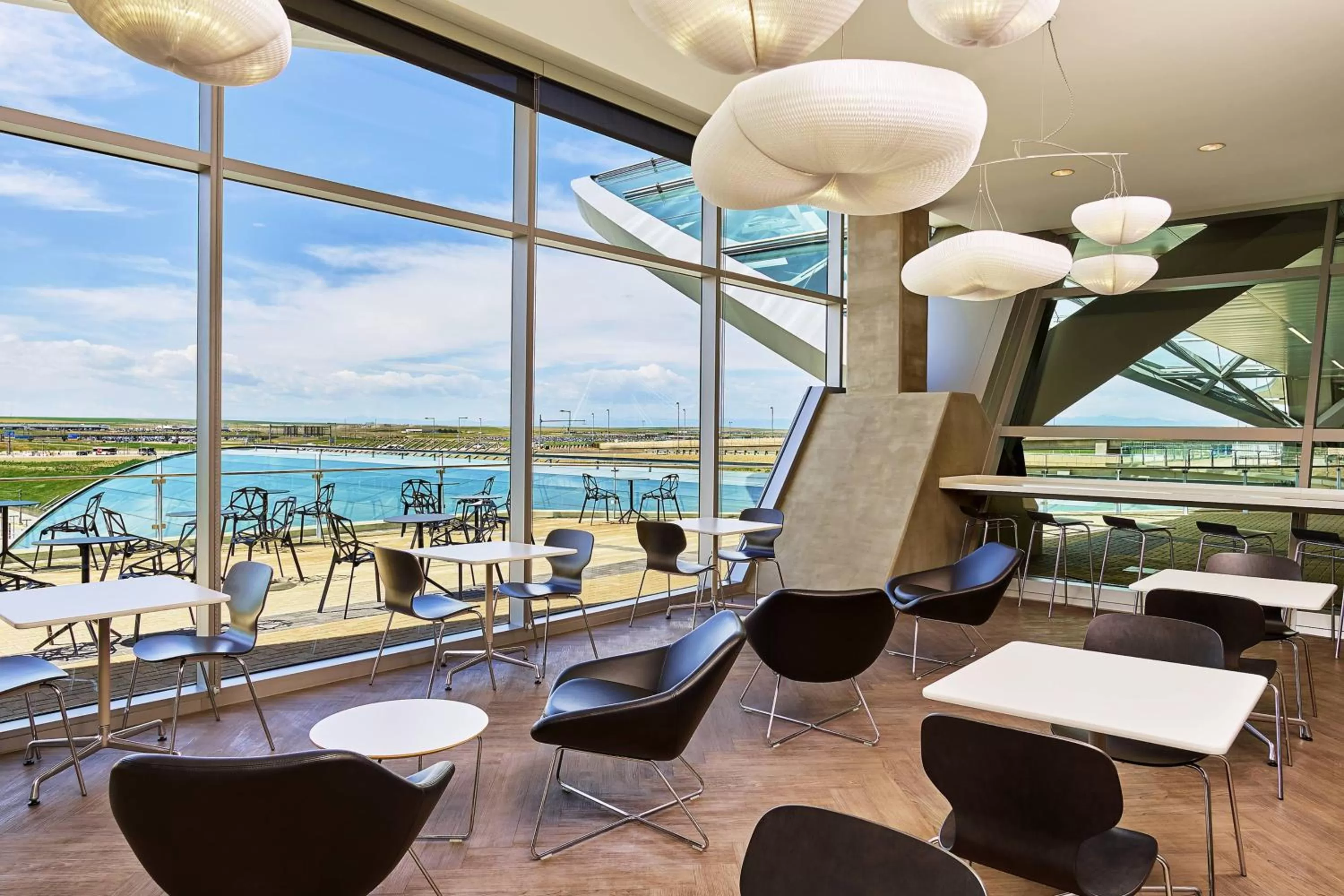 Restaurant/places to eat in The Westin Denver International Airport