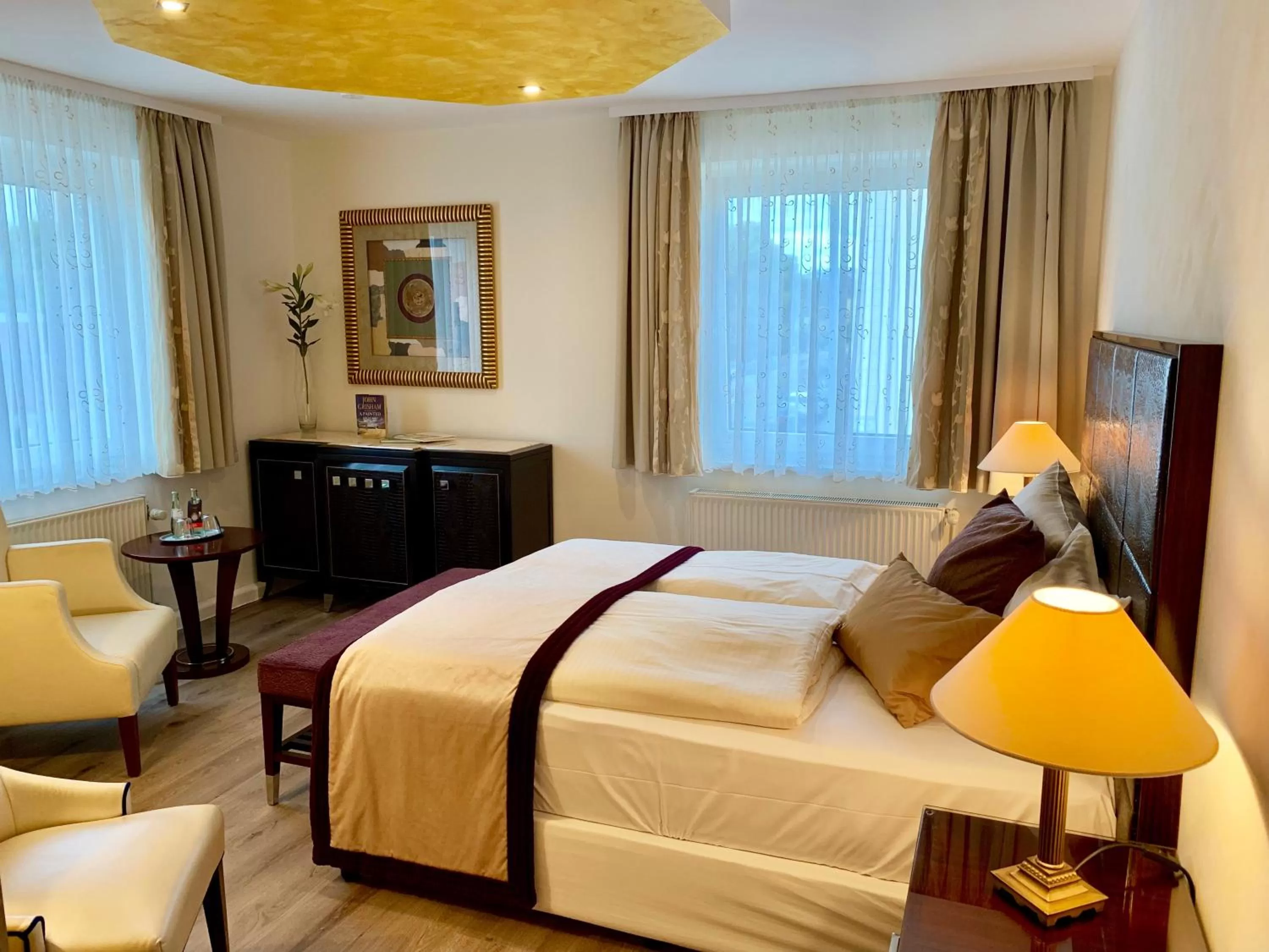 Photo of the whole room, Bed in Boutique Hotel Goldene Henne