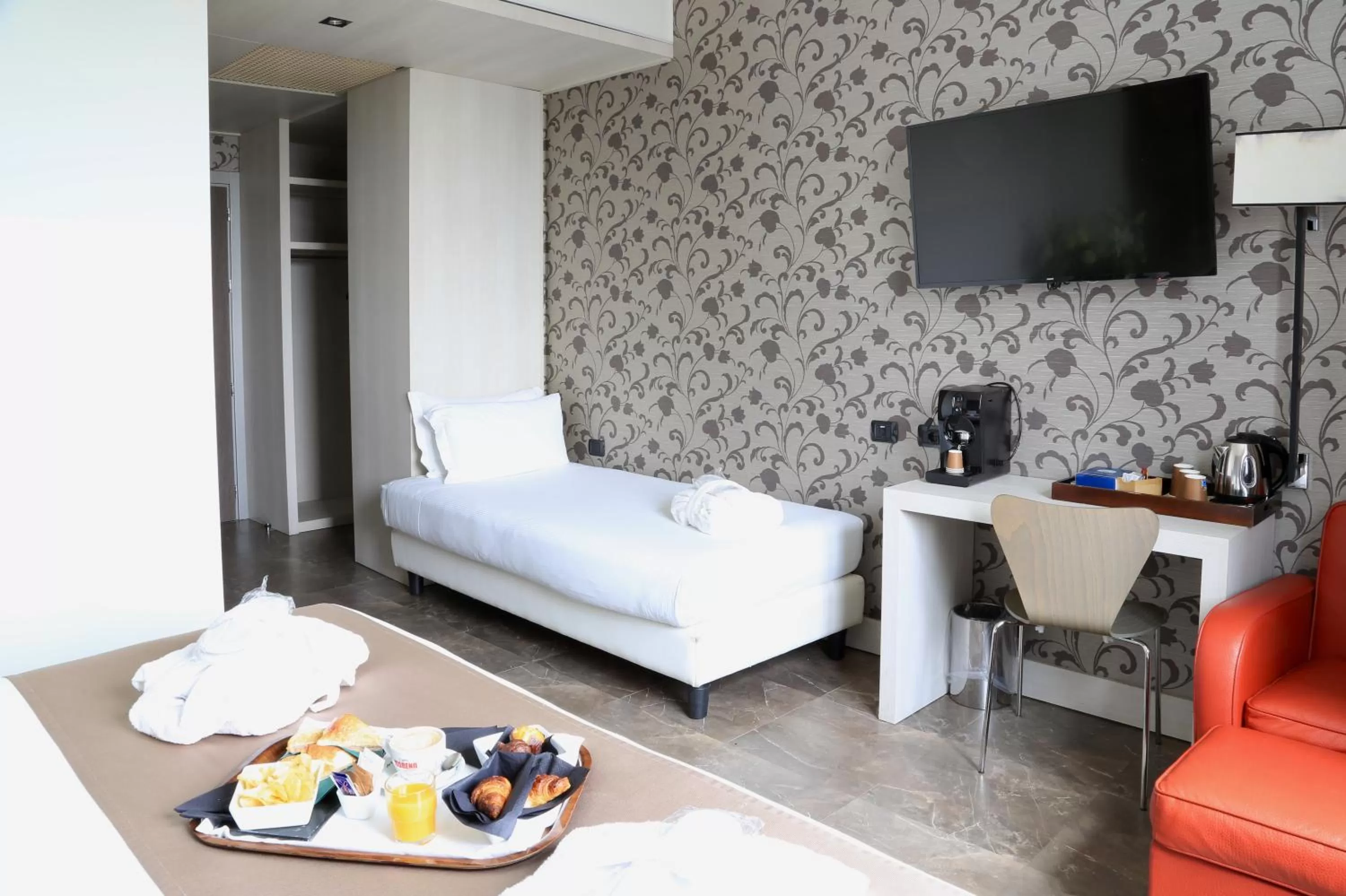 Bedroom, Bed in Klima Hotel Milano Fiere