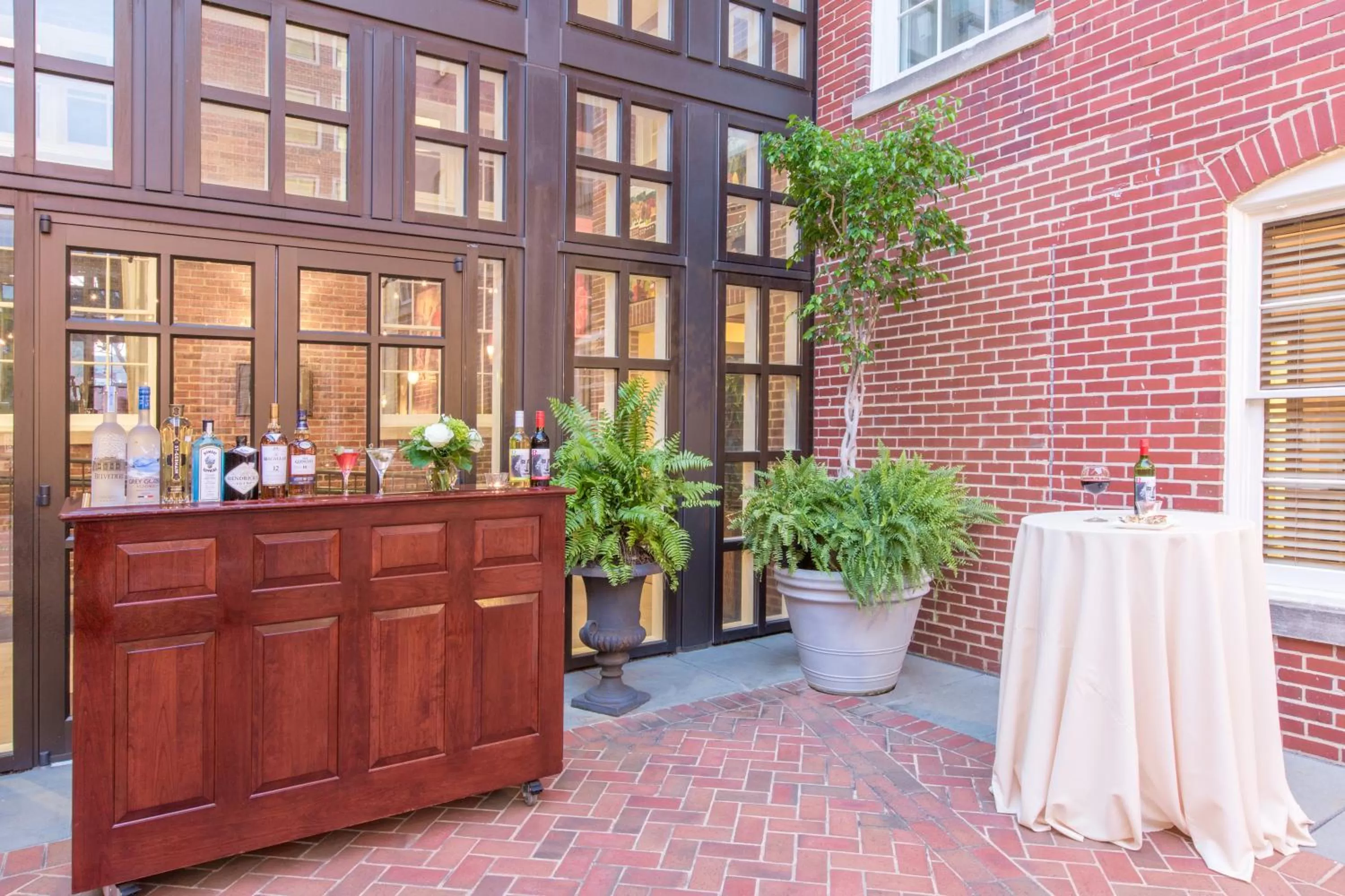 Patio in The George Washington - A Wyndham Grand Hotel