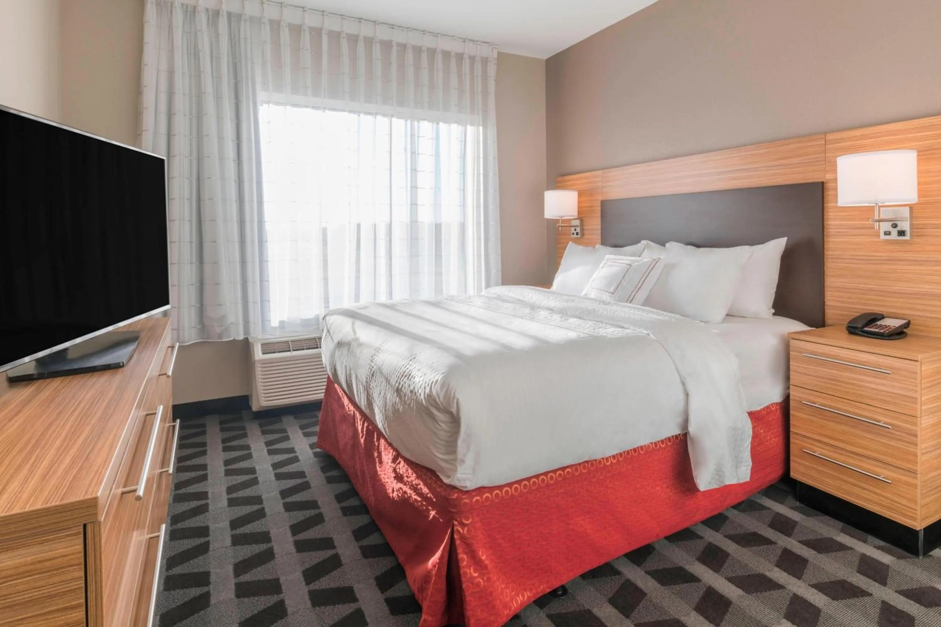 Bedroom, Bed in Towneplace Suites By Marriott Hays
