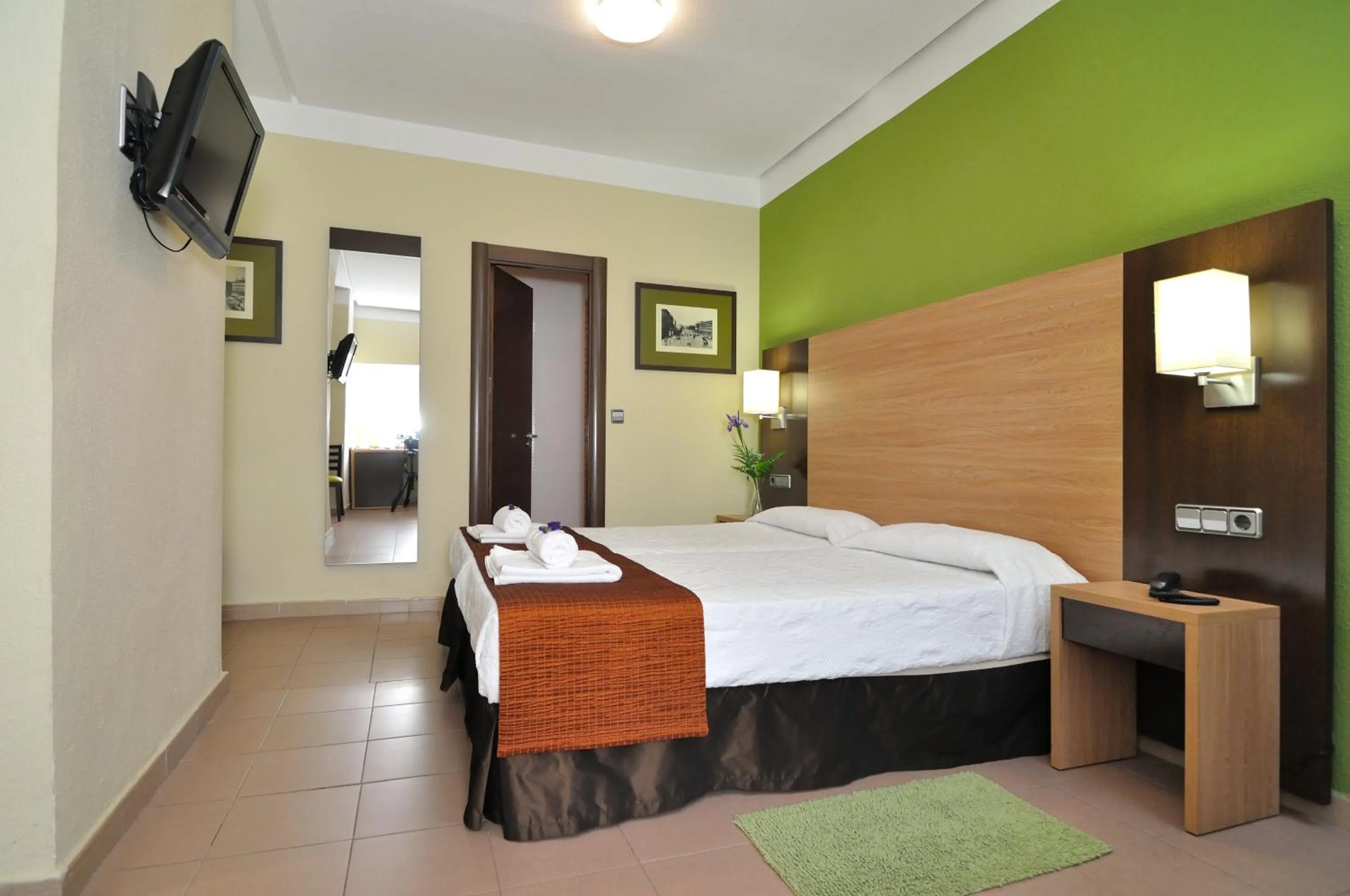 Bed in Hostal Ballesta