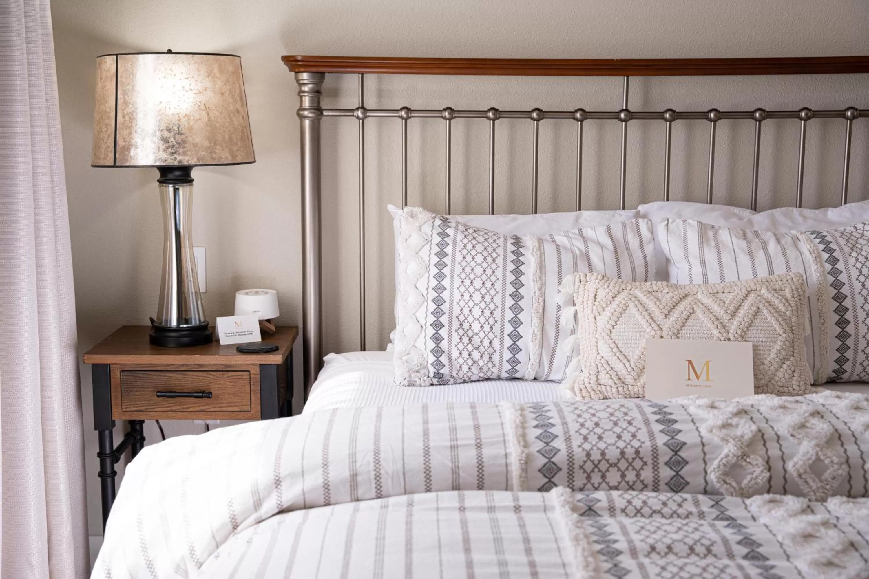 Standard Queen Room in Mossbrae Hotel