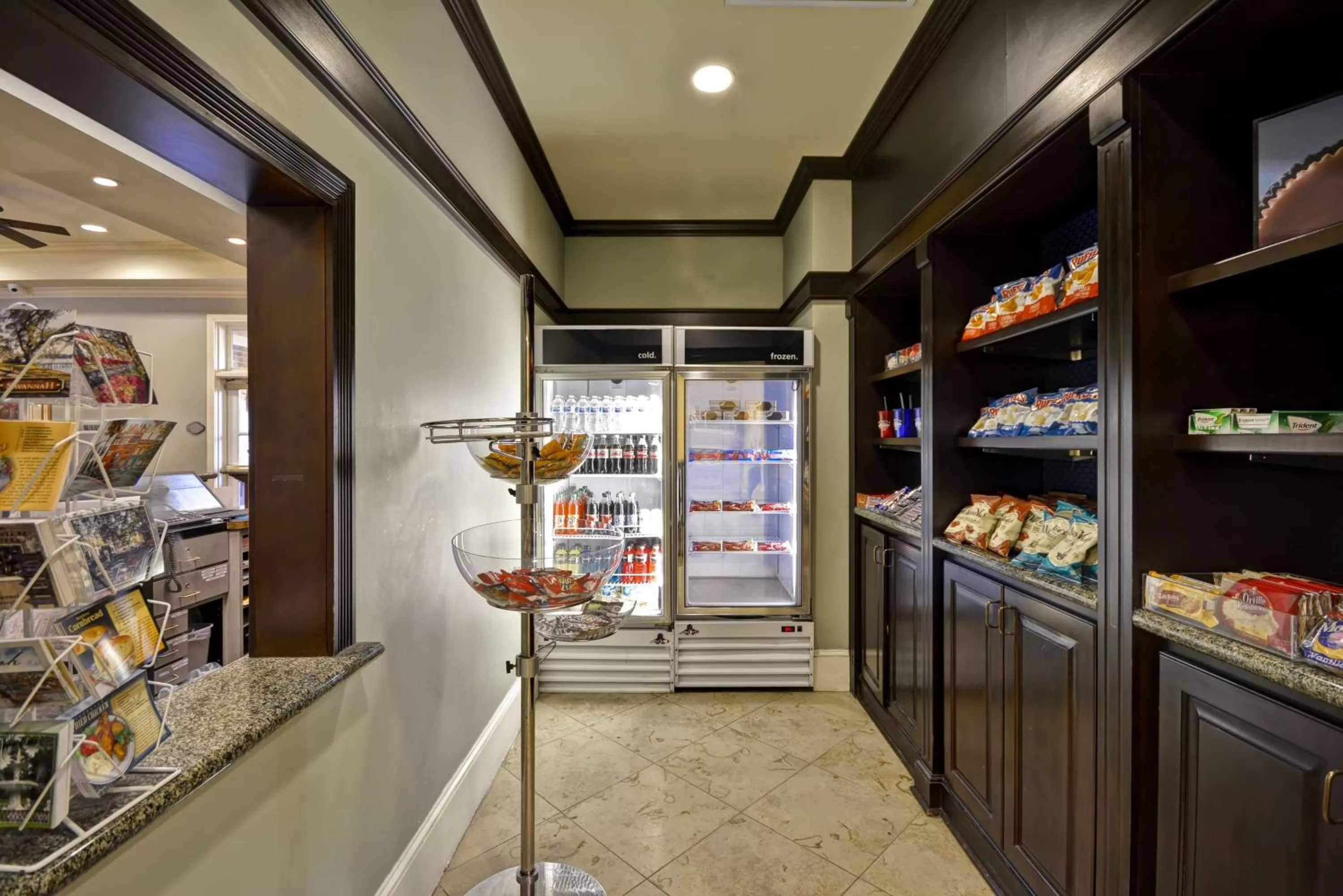 Restaurant/places to eat in Hampton Inn & Suites Savannah Historic District