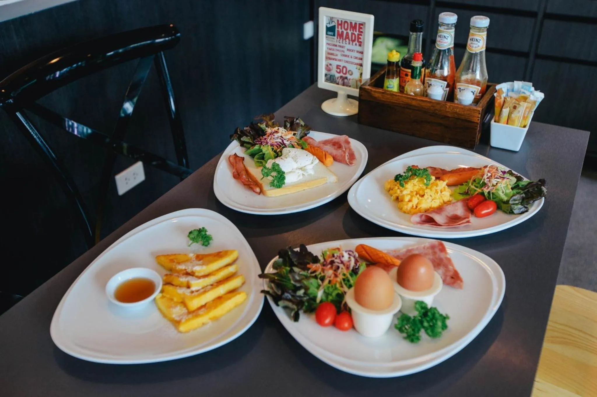 Food in Wealth Boutique Hotel Chiang Mai