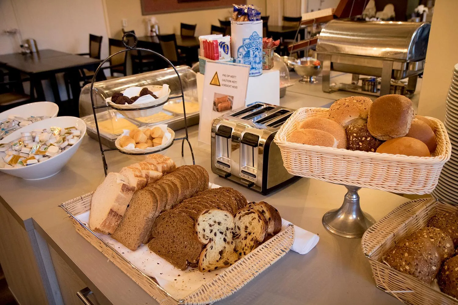 Buffet breakfast in Hof van Putten