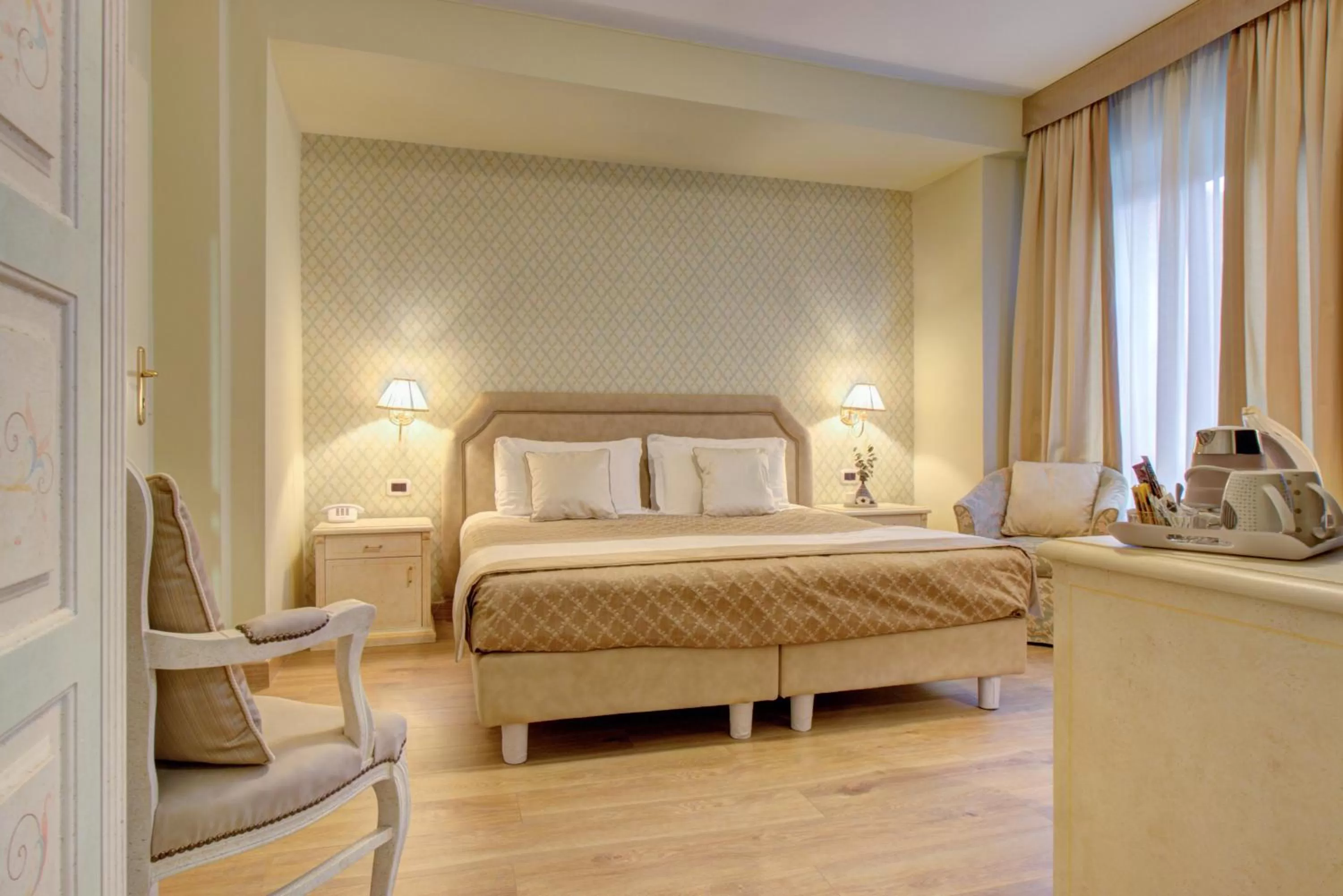 Bedroom, Bed in Hotel La Locanda