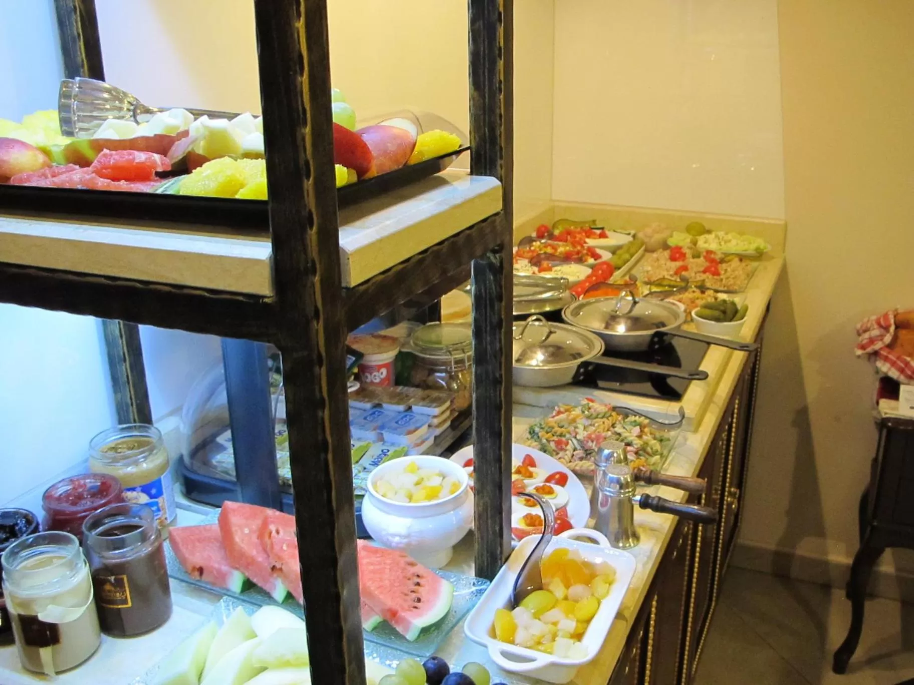 Buffet breakfast in Arbia Dorka Heritage Palace