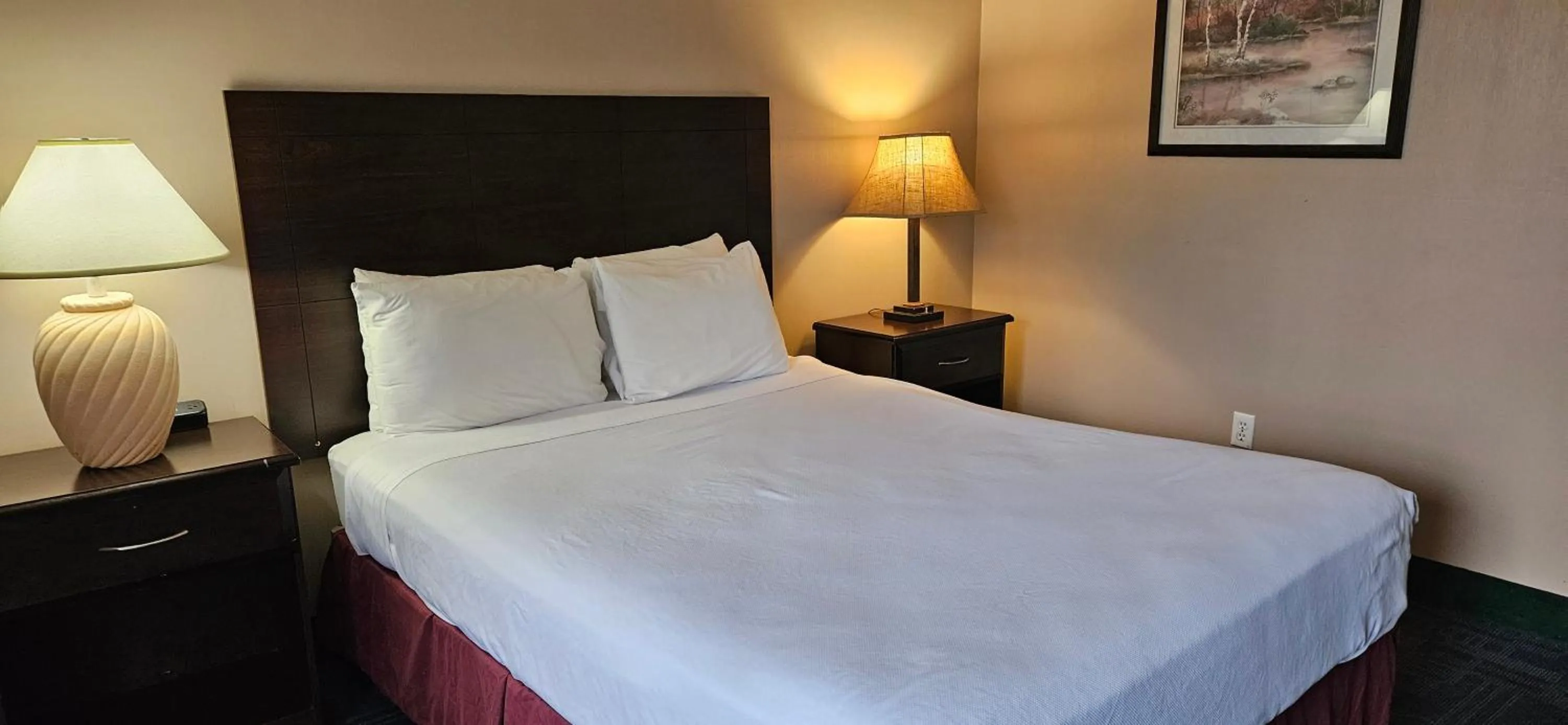 Bedroom, Bed in Bellis Inn