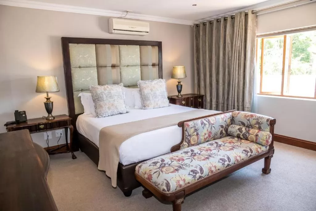 Bedroom, Bed in Issaquena Heights Boutique Hotel