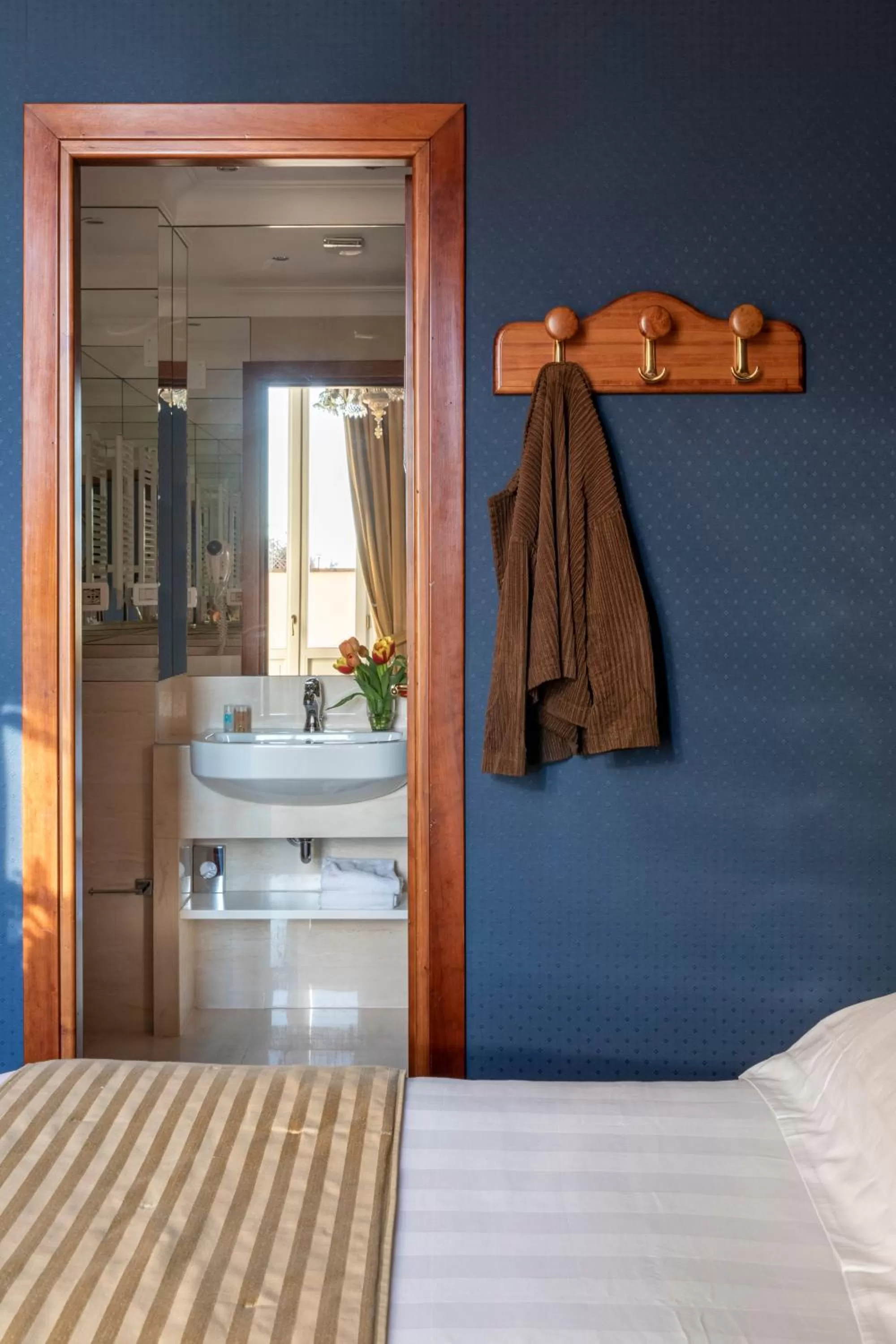 Bathroom, Bed in Hotel Scalinata Di Spagna