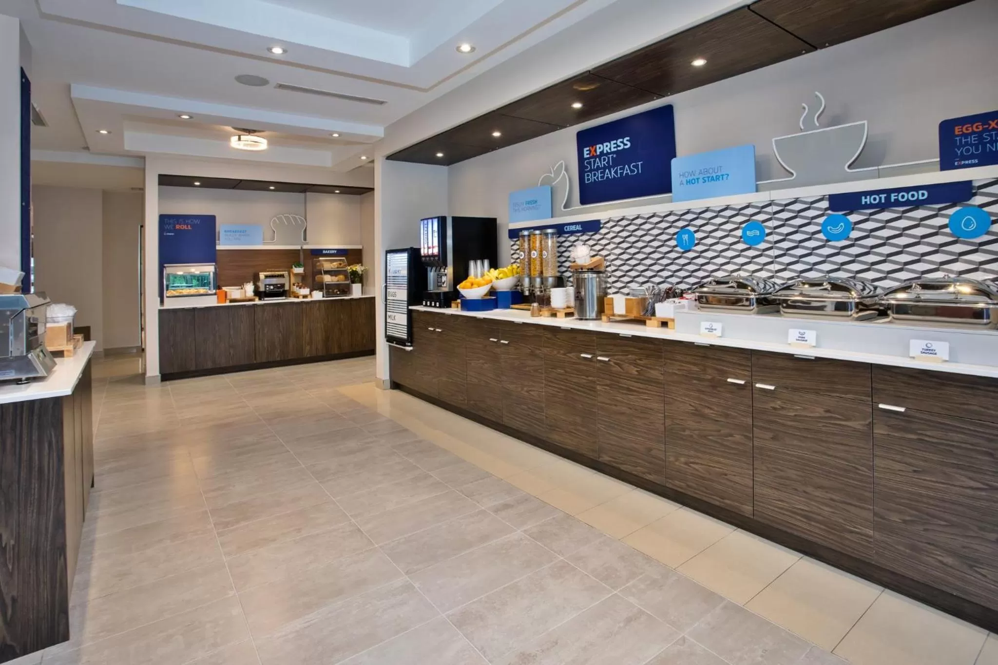 Breakfast in Holiday Inn Express Kingston Central by IHG