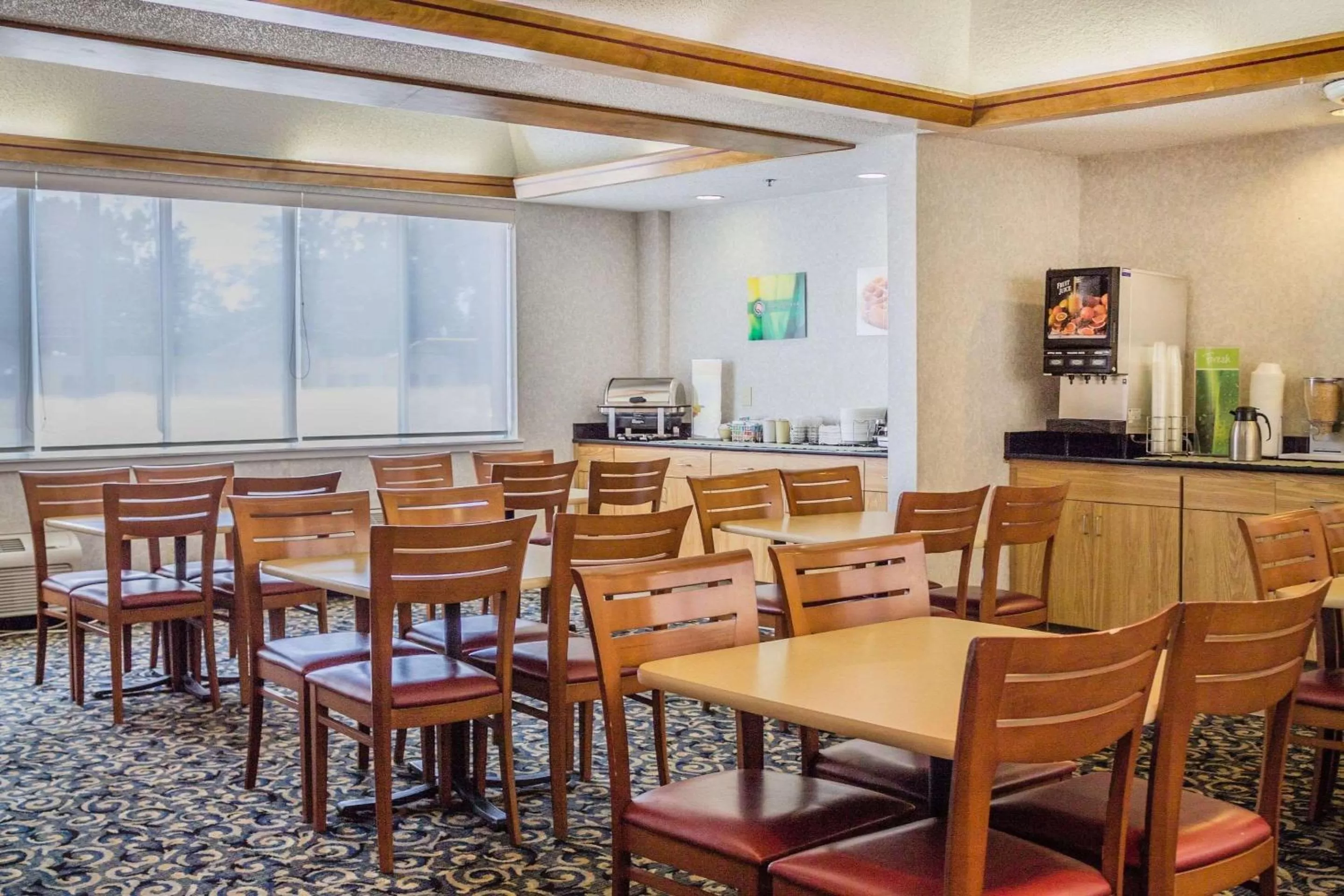 Restaurant/places to eat in Quality Inn Port Clinton Waterfront