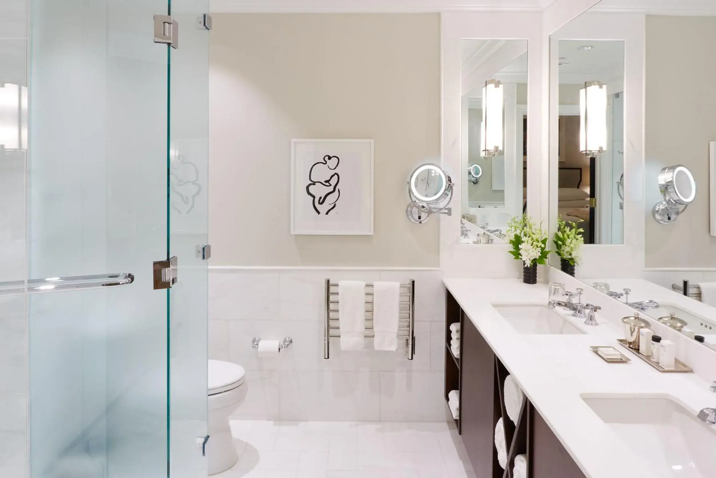 Traditional Double Queen Accessible in The Spectator Hotel Traditional Double Queen Accessible in The Spectator Hotel