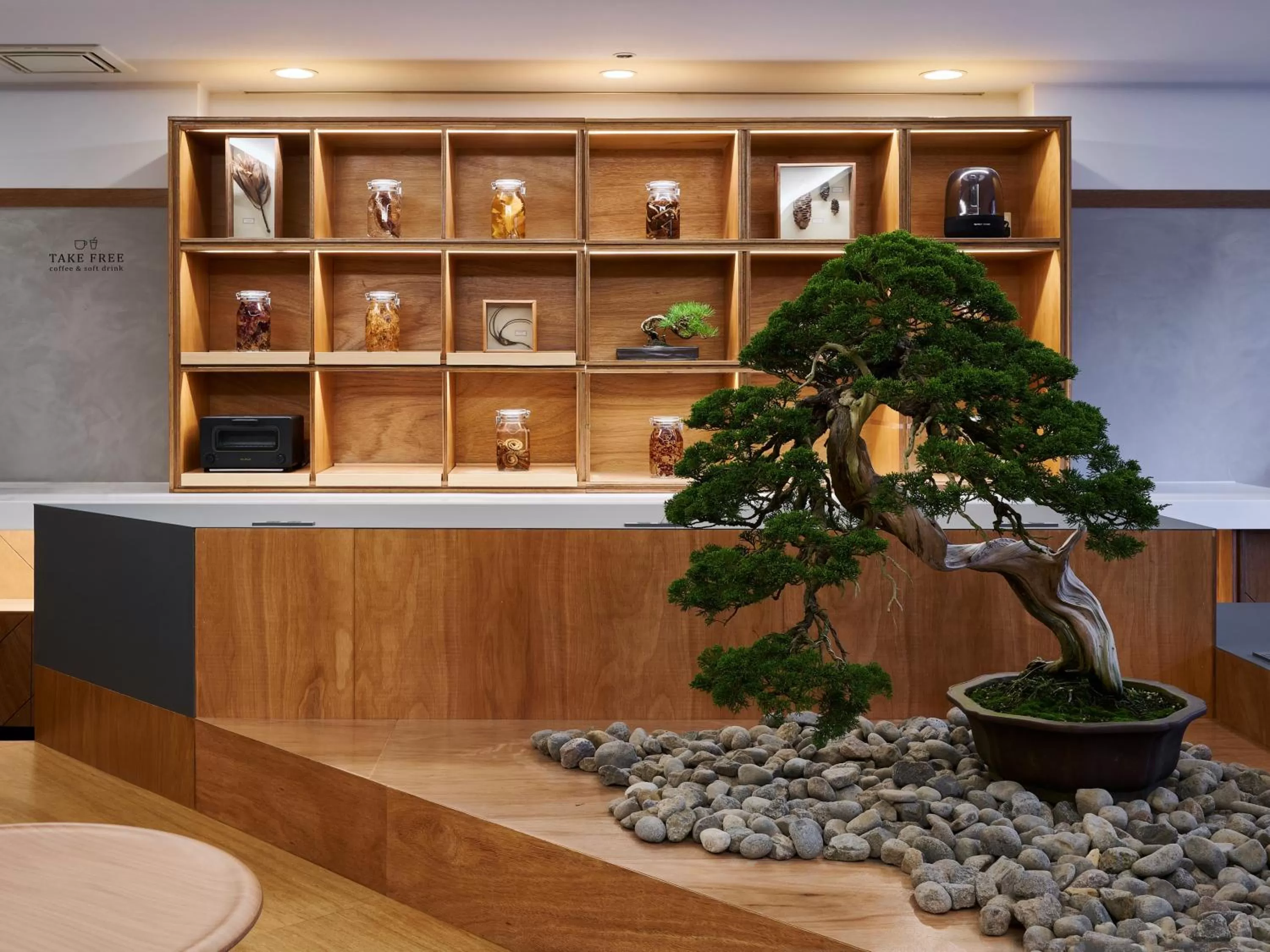 Communal lounge/ TV room in Hotel Etwas Tenjin