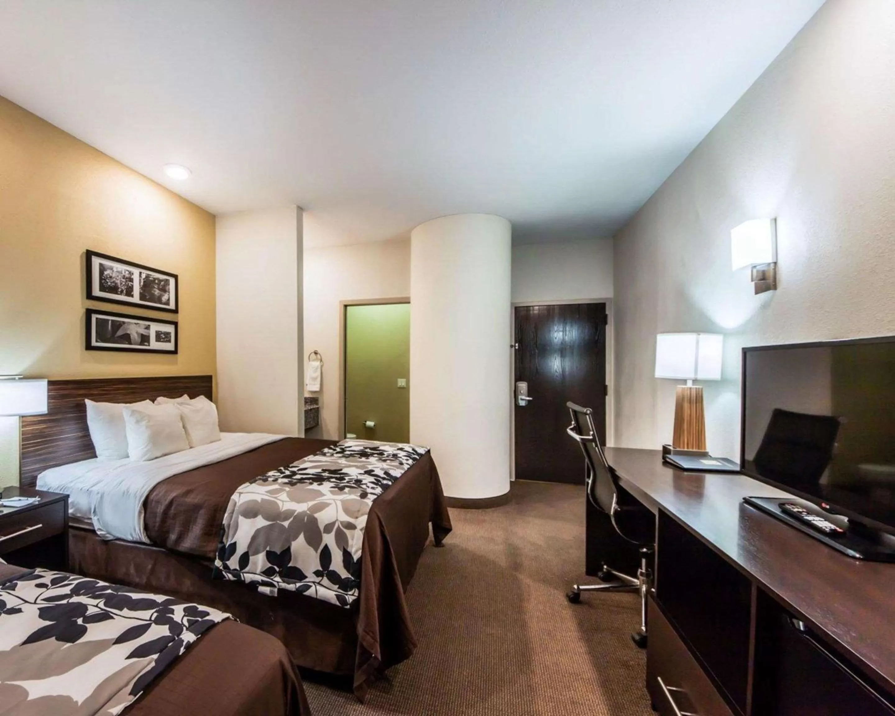 Photo of the whole room, Bed in Sleep Inn & Suites Guthrie - Edmond North