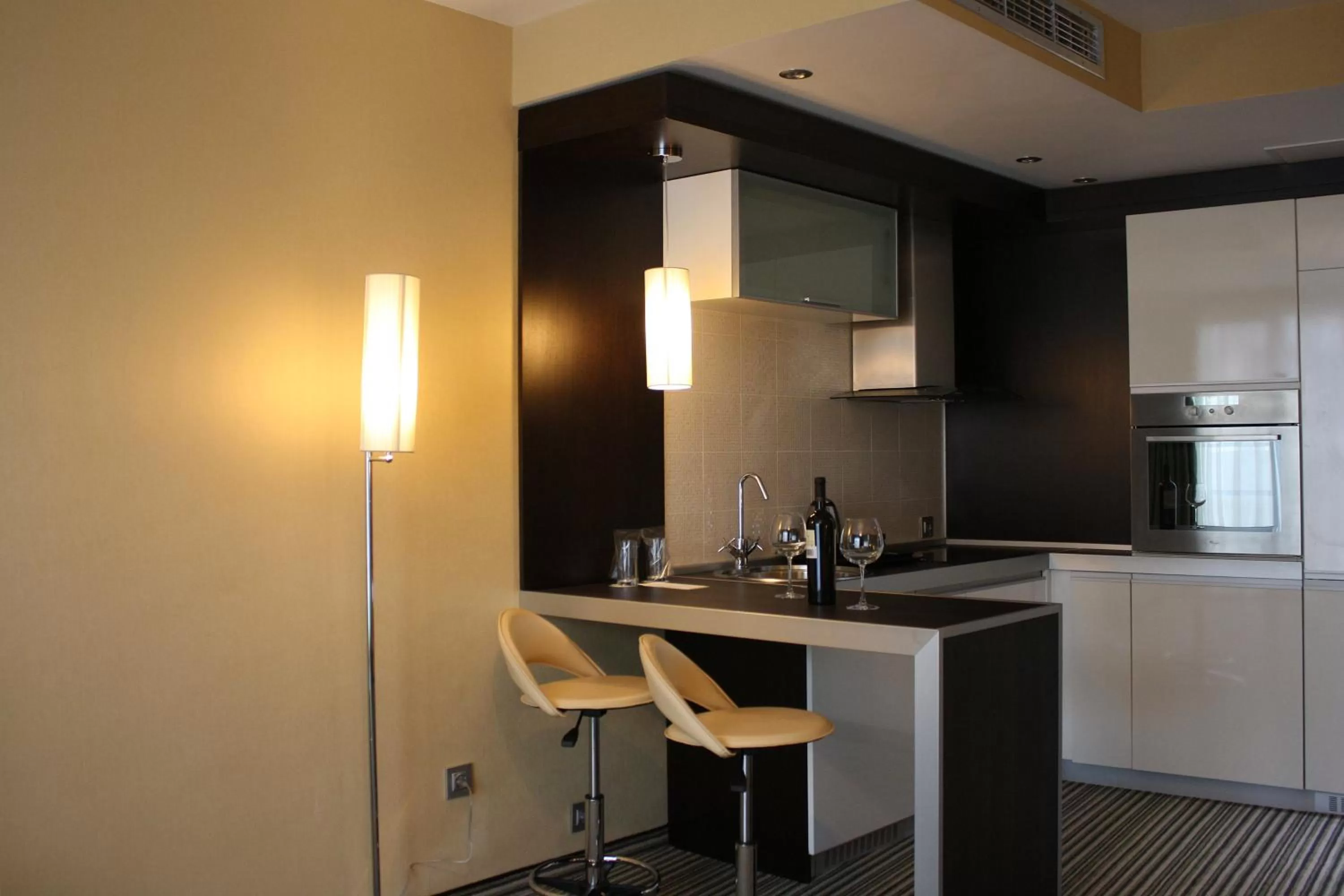 Kitchen or kitchenette in Best Western Plus Olives City Hotel - Free Pool & Parking