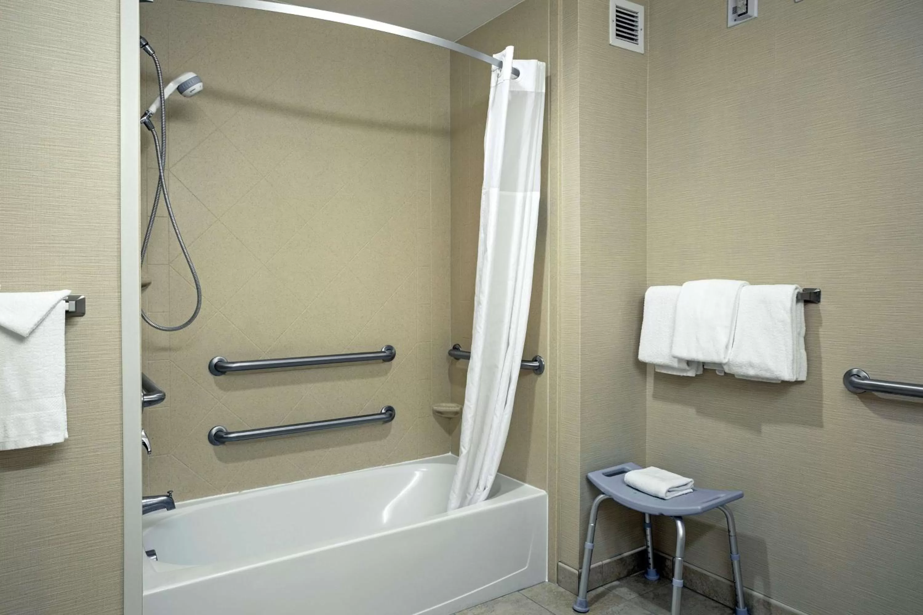 Bathroom in Hampton Inn & Suites Prescott Valley