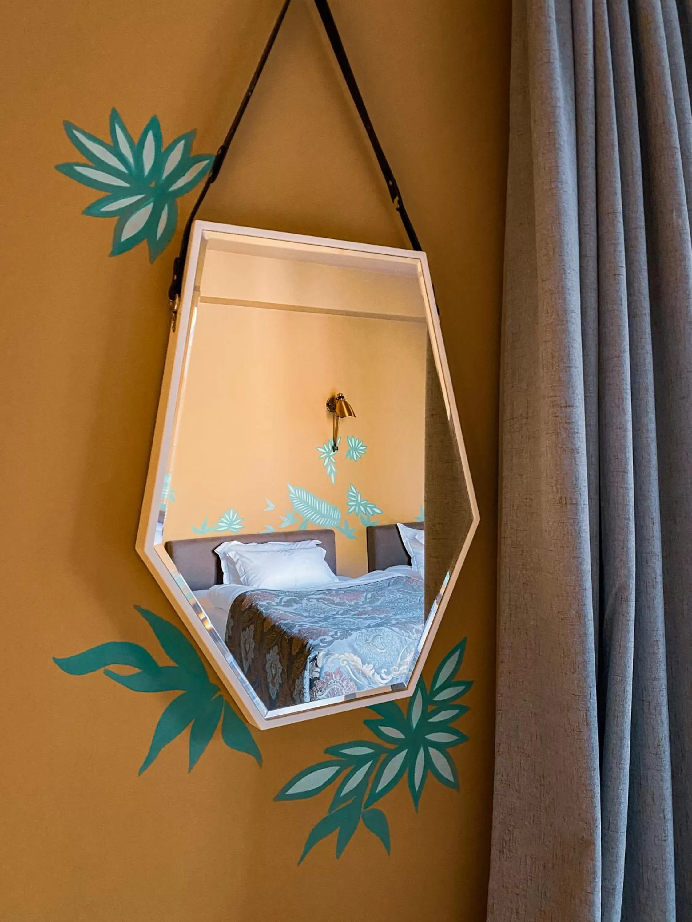 Bedroom, Bed in Brim Hotel