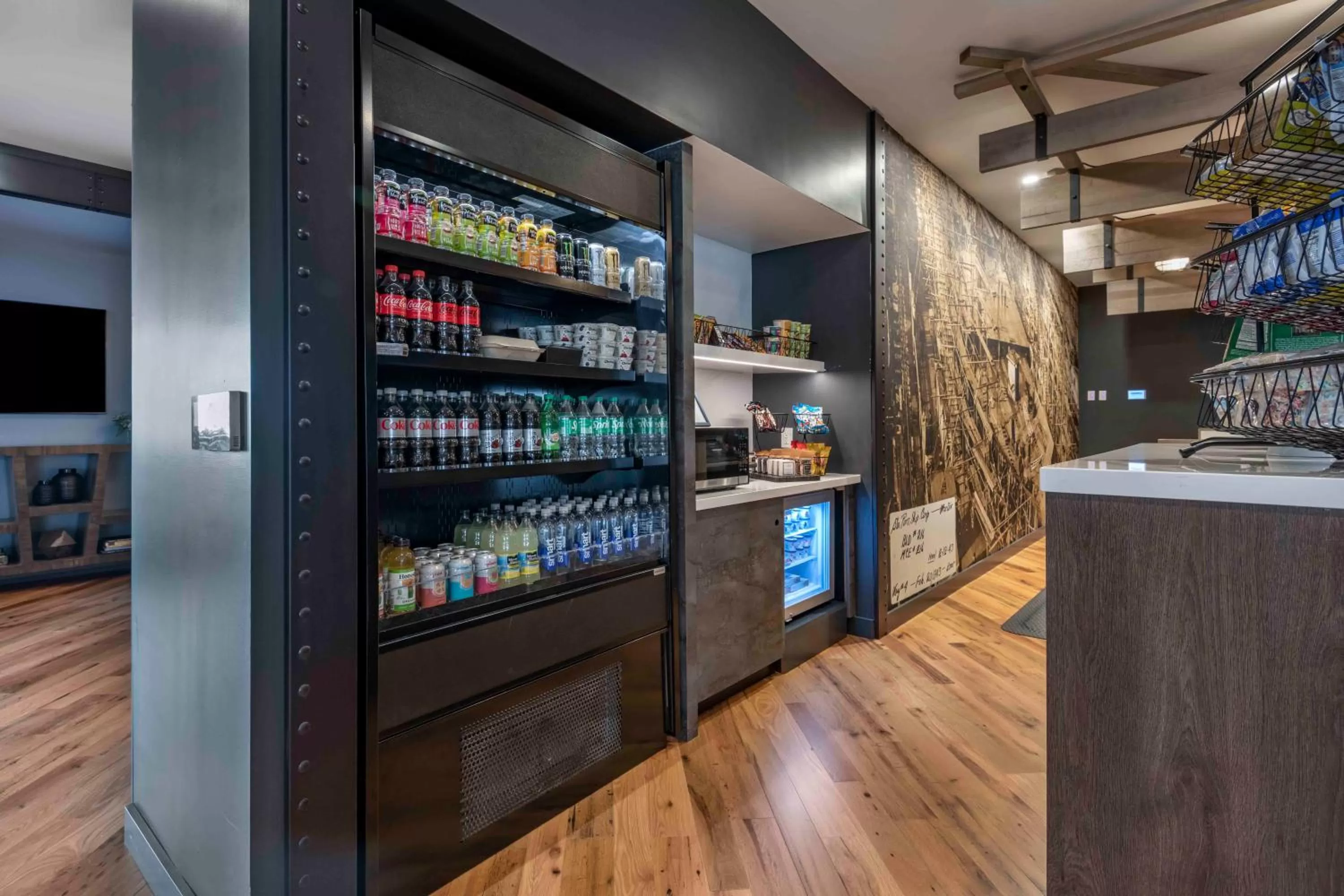 On-site shops in Cambria Hotel Portland Downtown Old Port