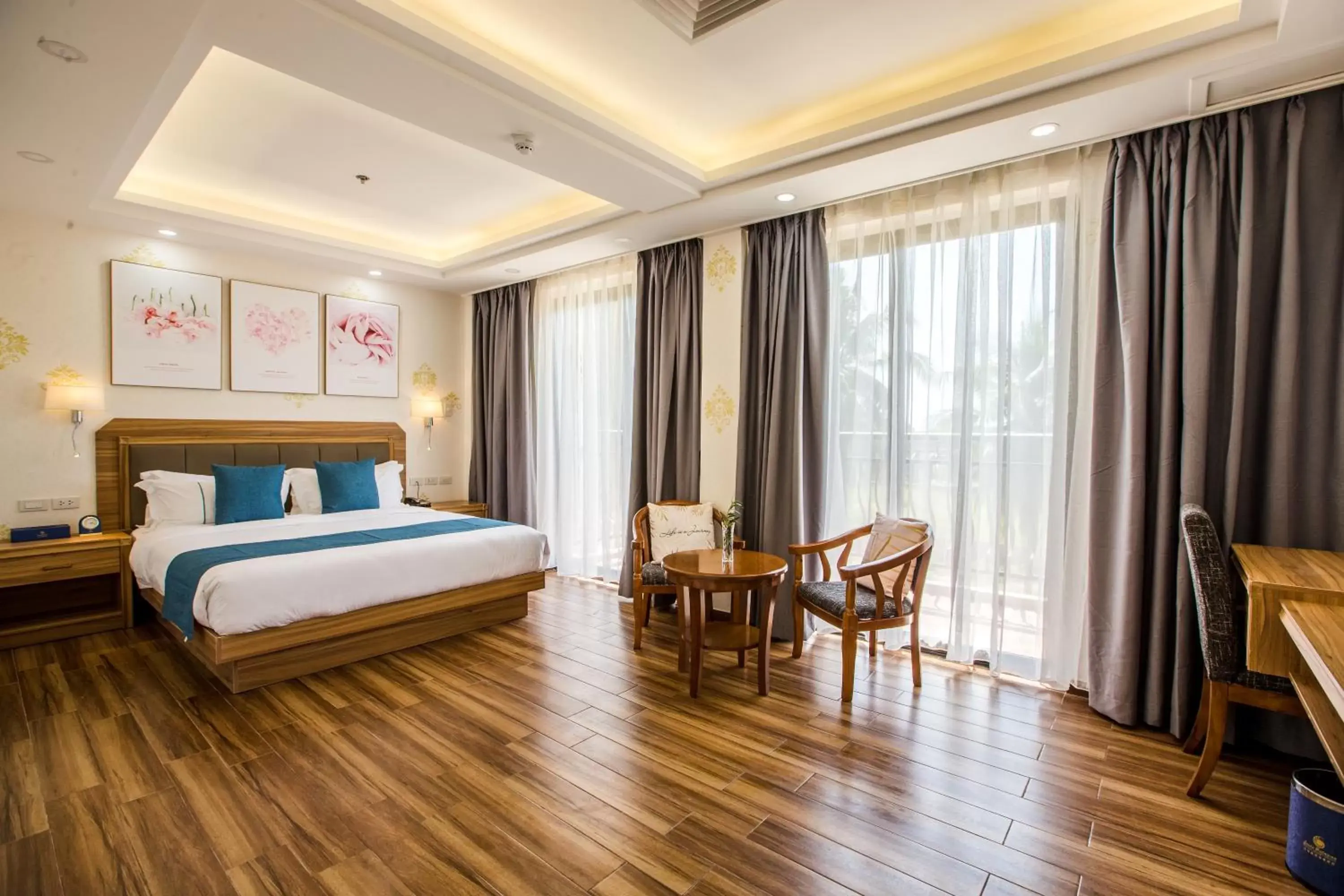 Deluxe Suite in Costa Palawan Resort Deluxe Suite in Costa Palawan Resort