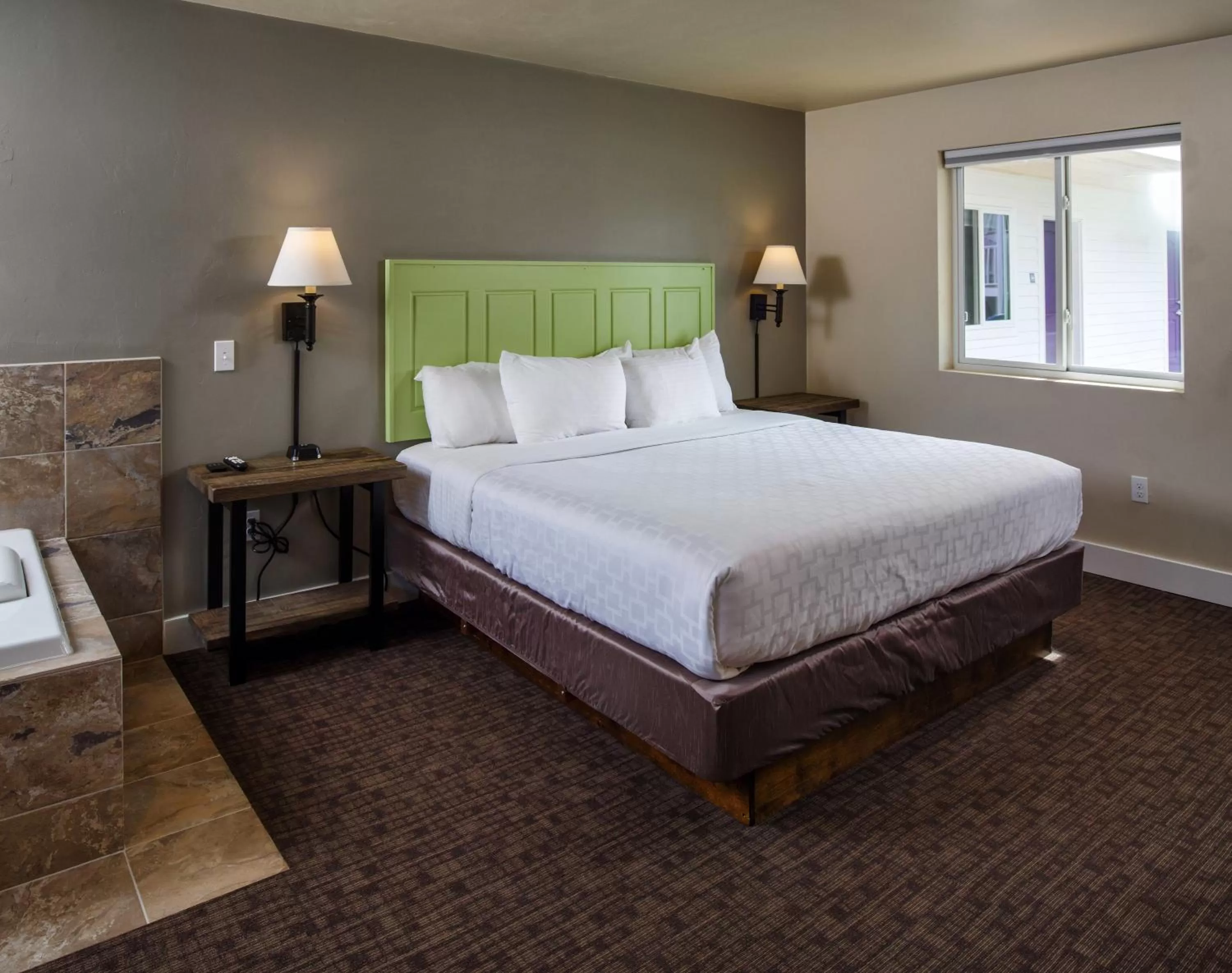 Bedroom, Bed in Julie's Park Cafe & Motel