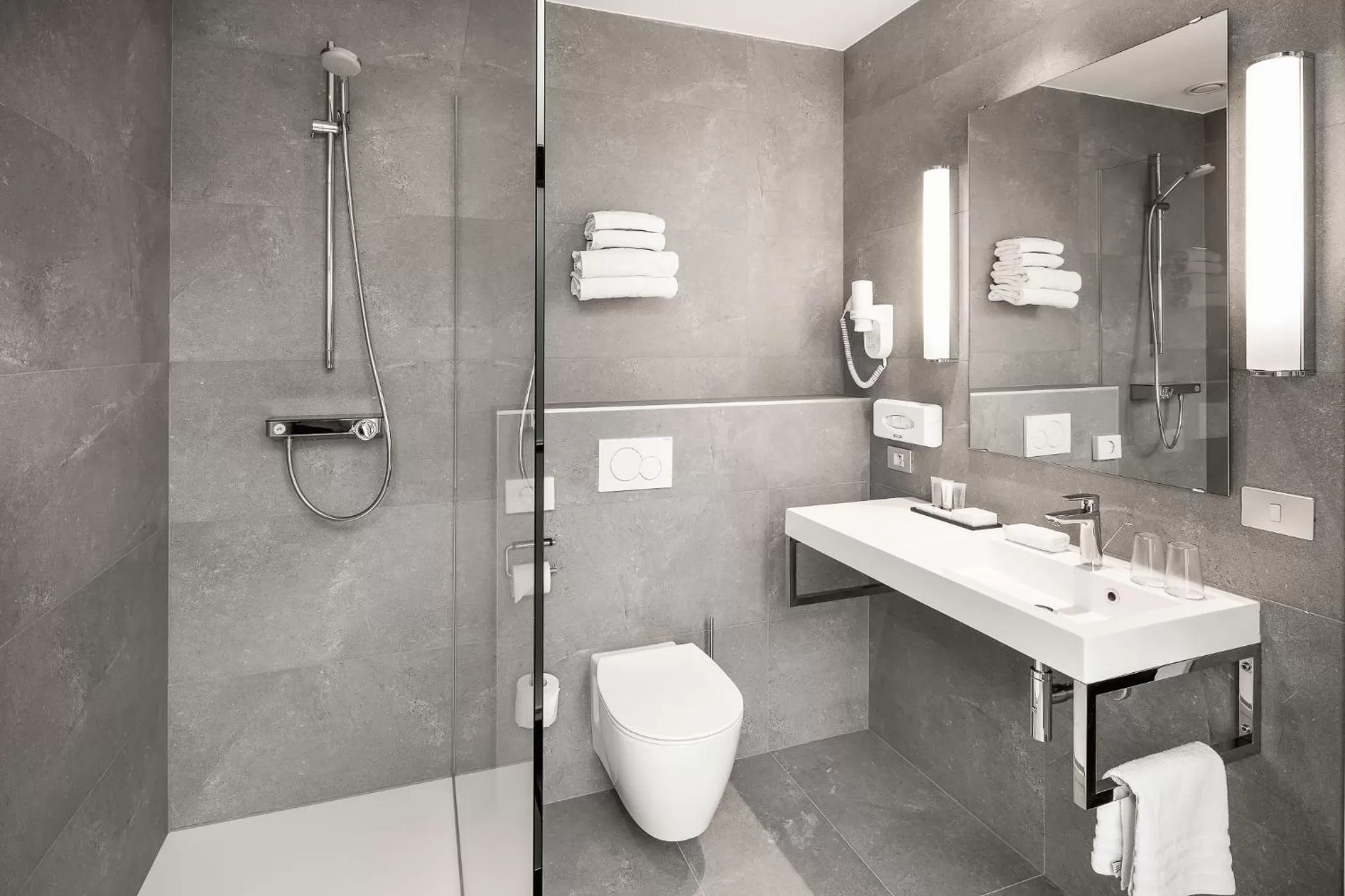 Shower in Hotel Navarra Brugge