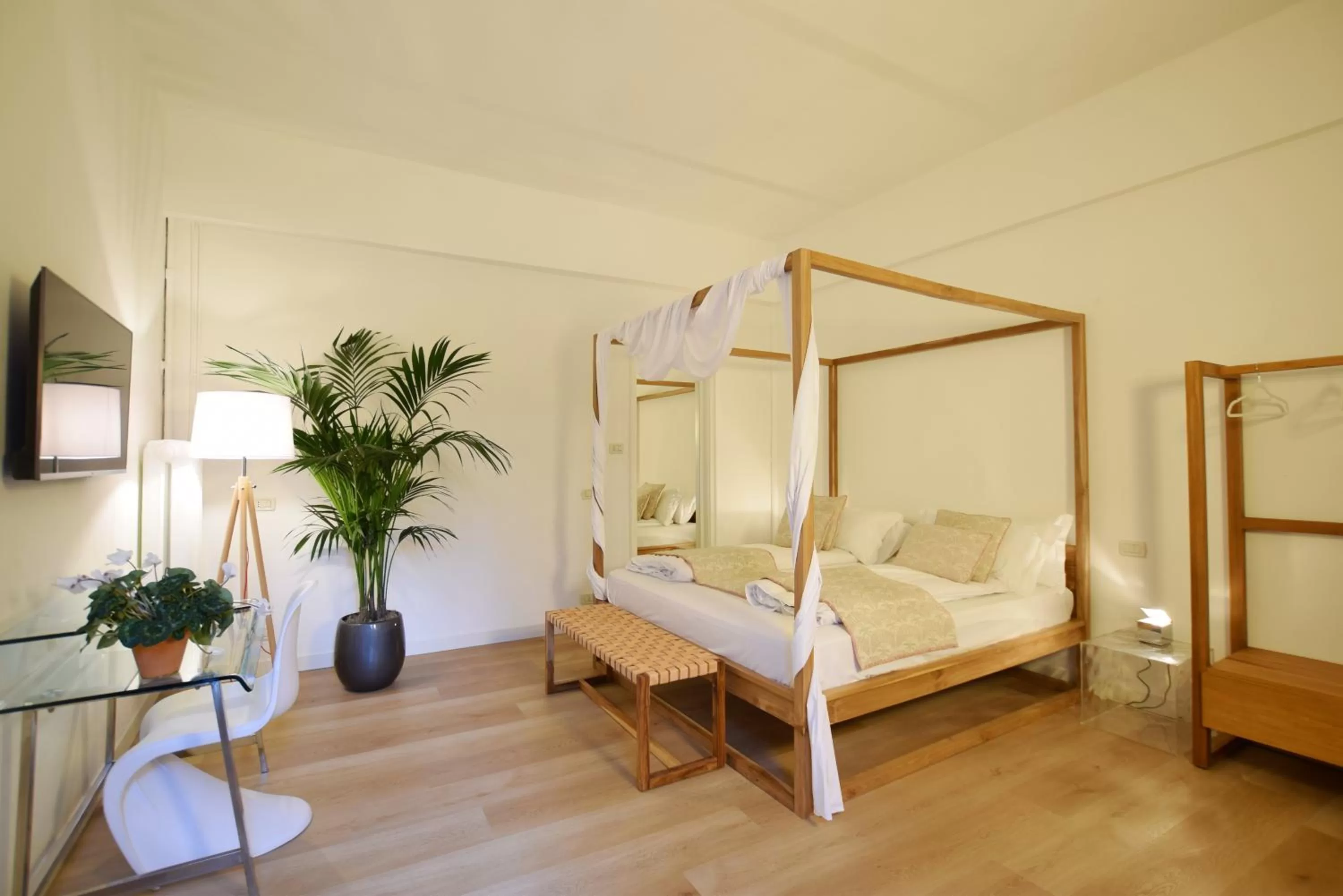 Bedroom, Bed in Isola Memmia